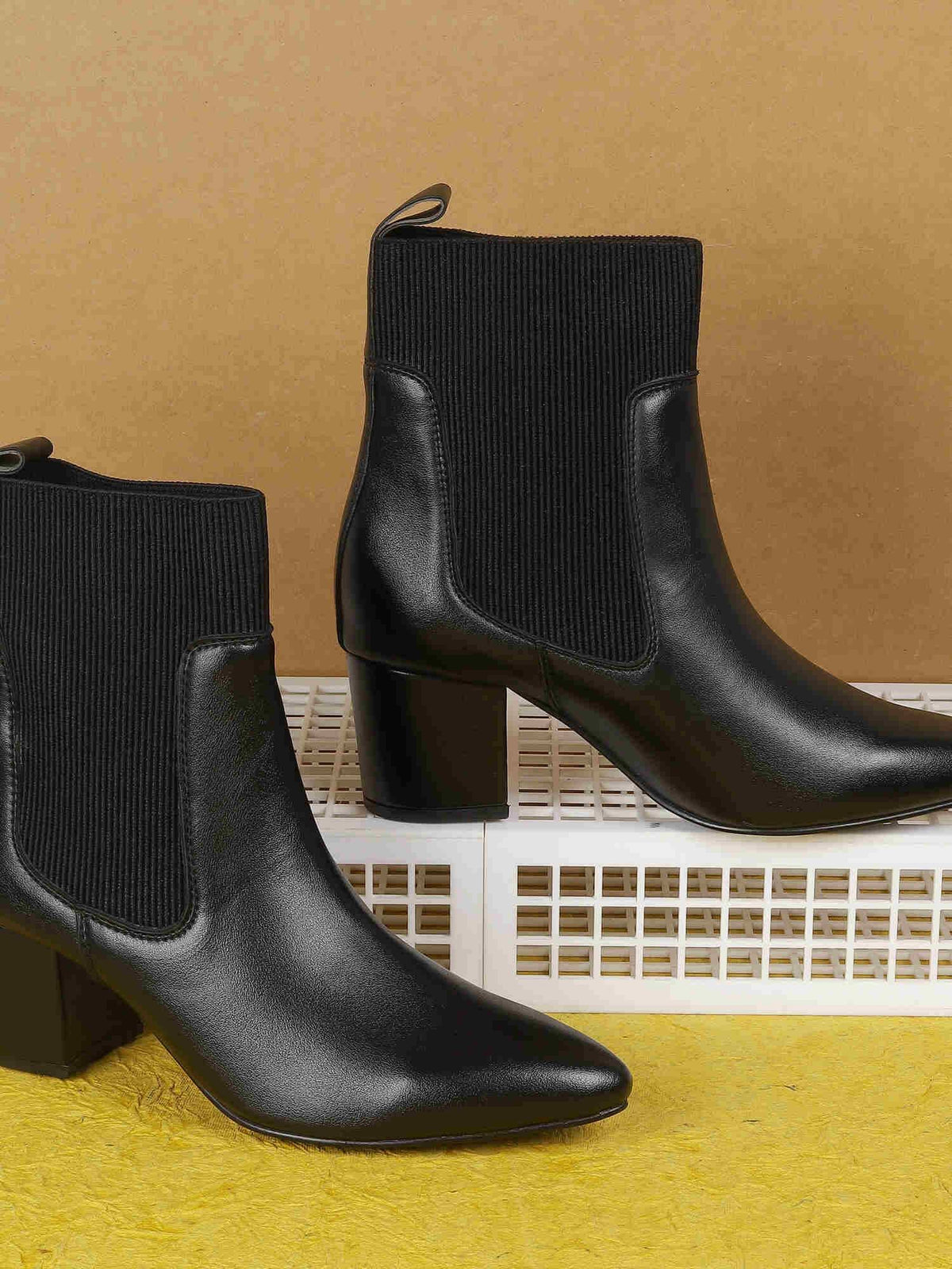 Women Black Chelsea Boots | BT61 - view 3