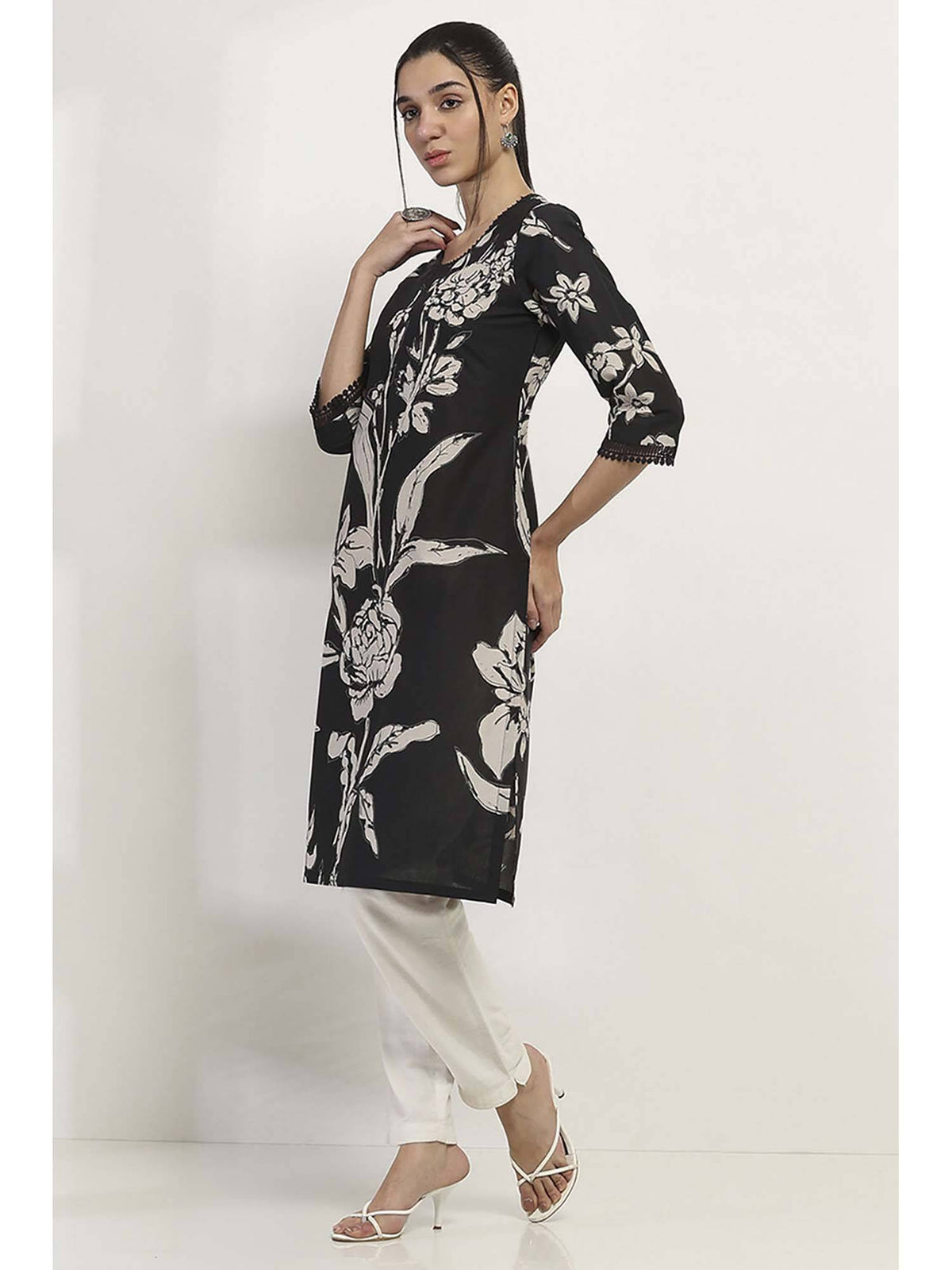 Women Black Cotton Straight Kurta | KDG - view 3