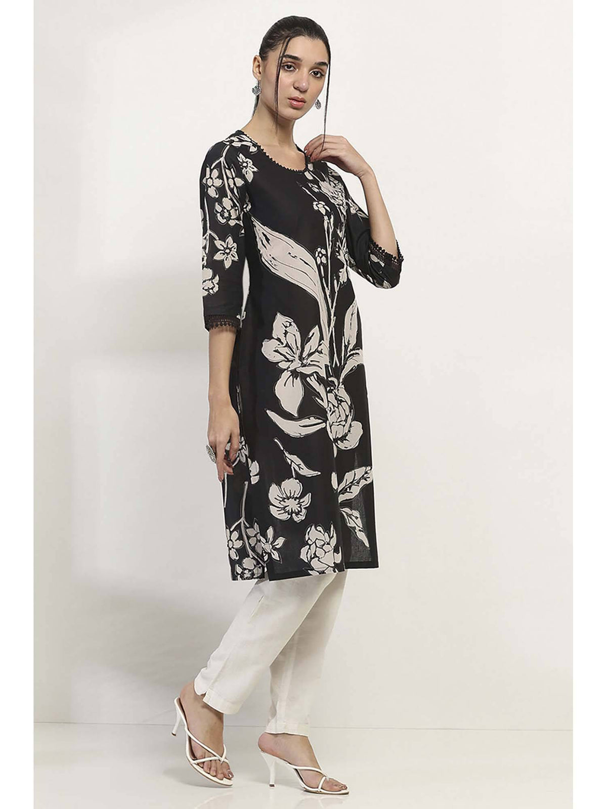 Women Black Cotton Straight Kurta | KDG - view 5