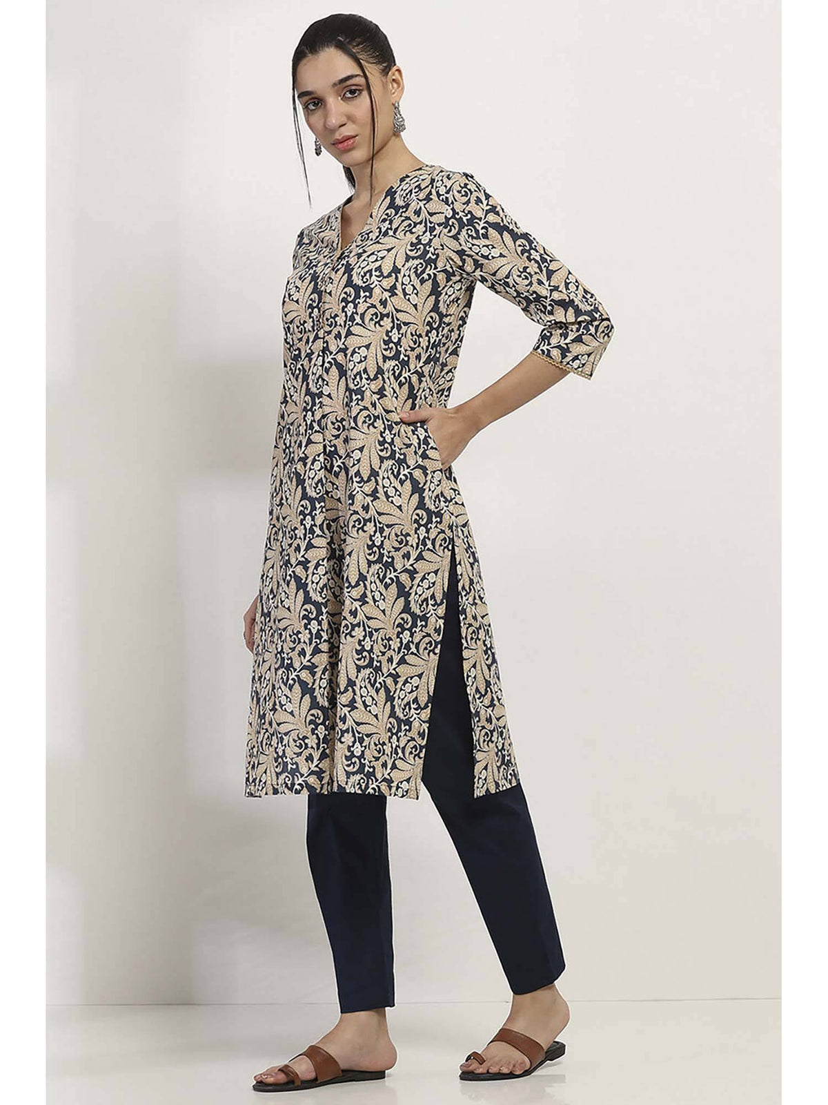 Women Blue Cotton Straight Kurta | U3S - view 4