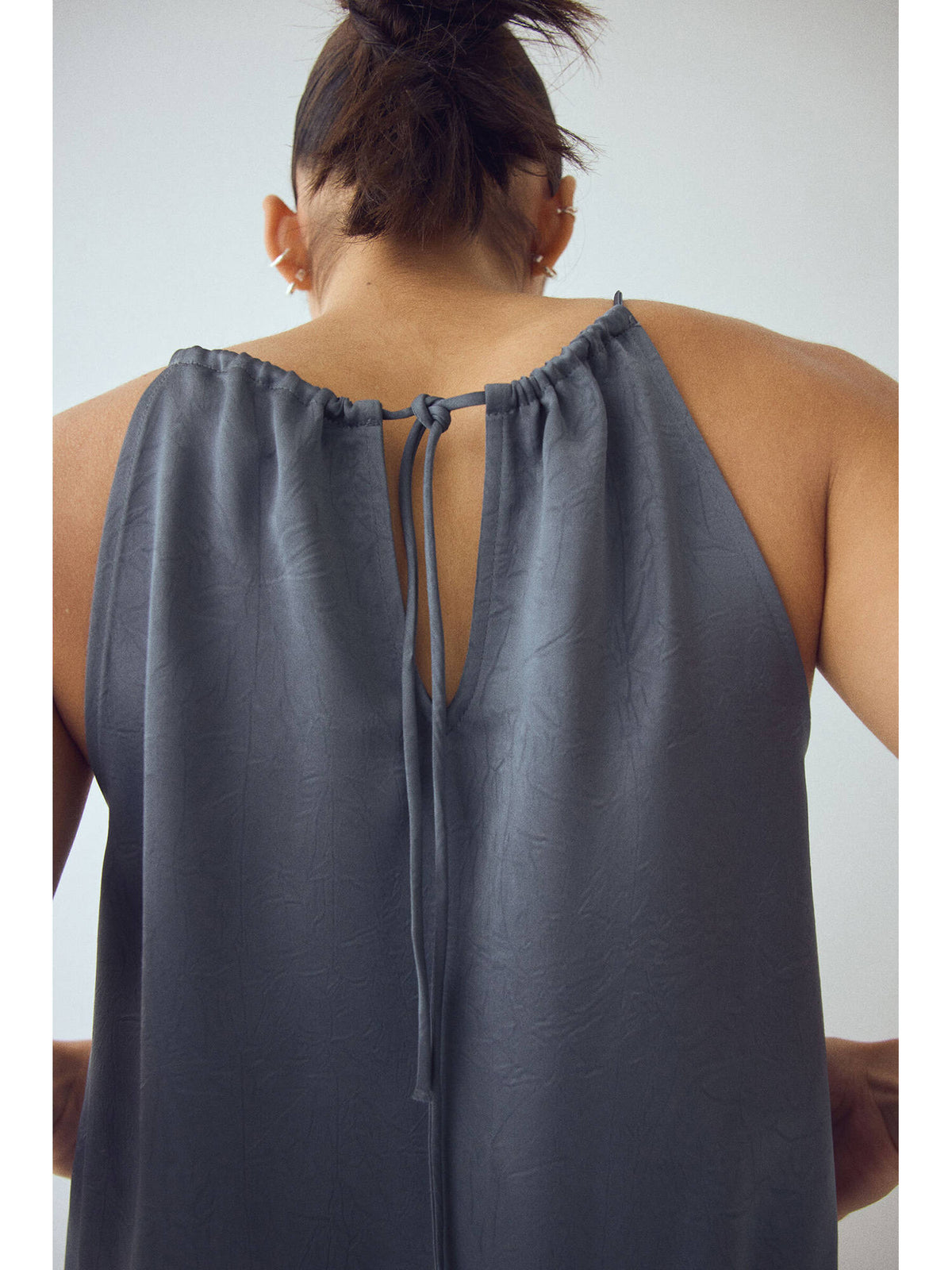 Women Grey Crinkled Satin Top | HT67 - view 4