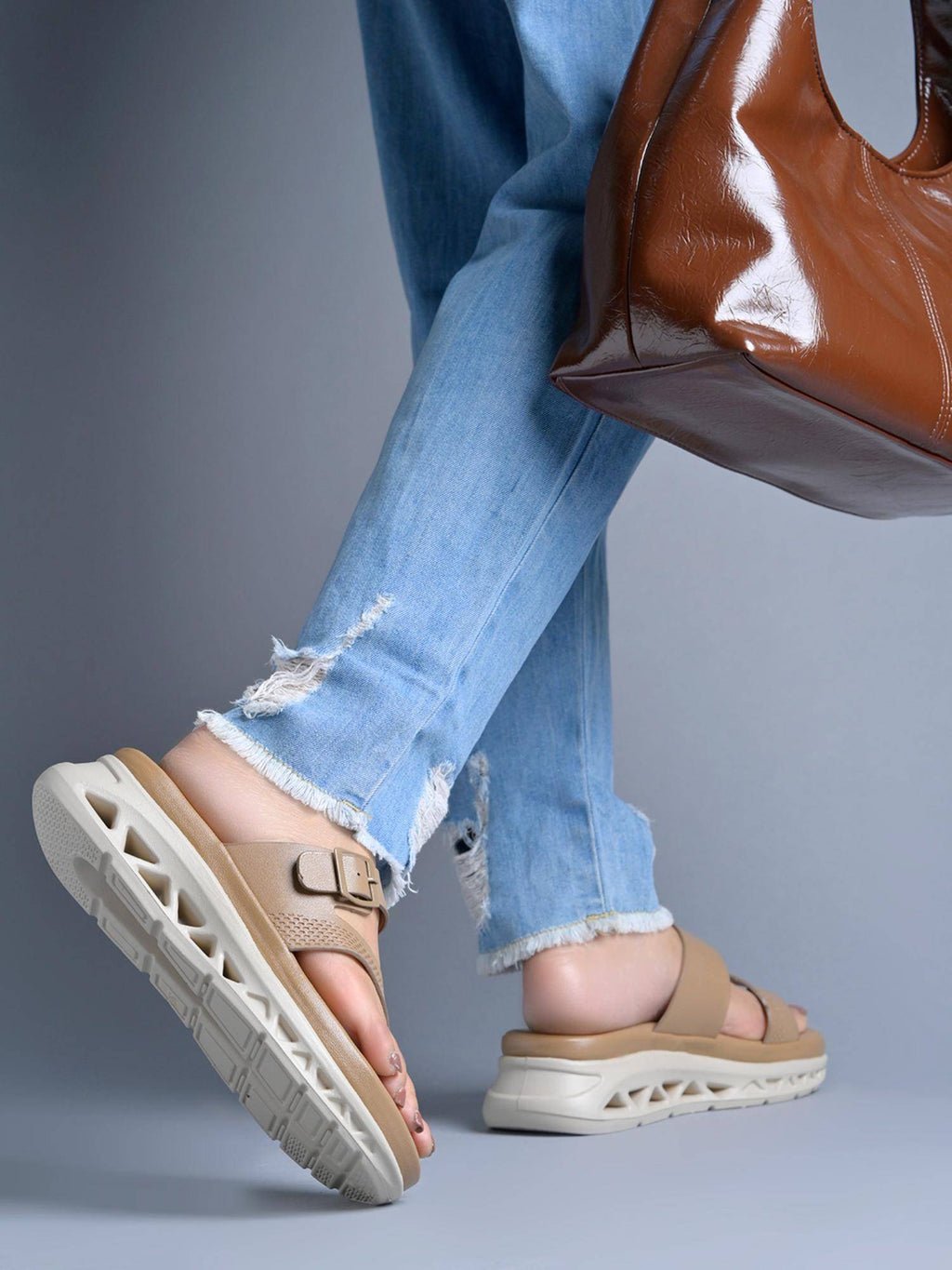 Women Black Comfort Orthopaedic Toe-Loop Sandals | SD89 - view 8