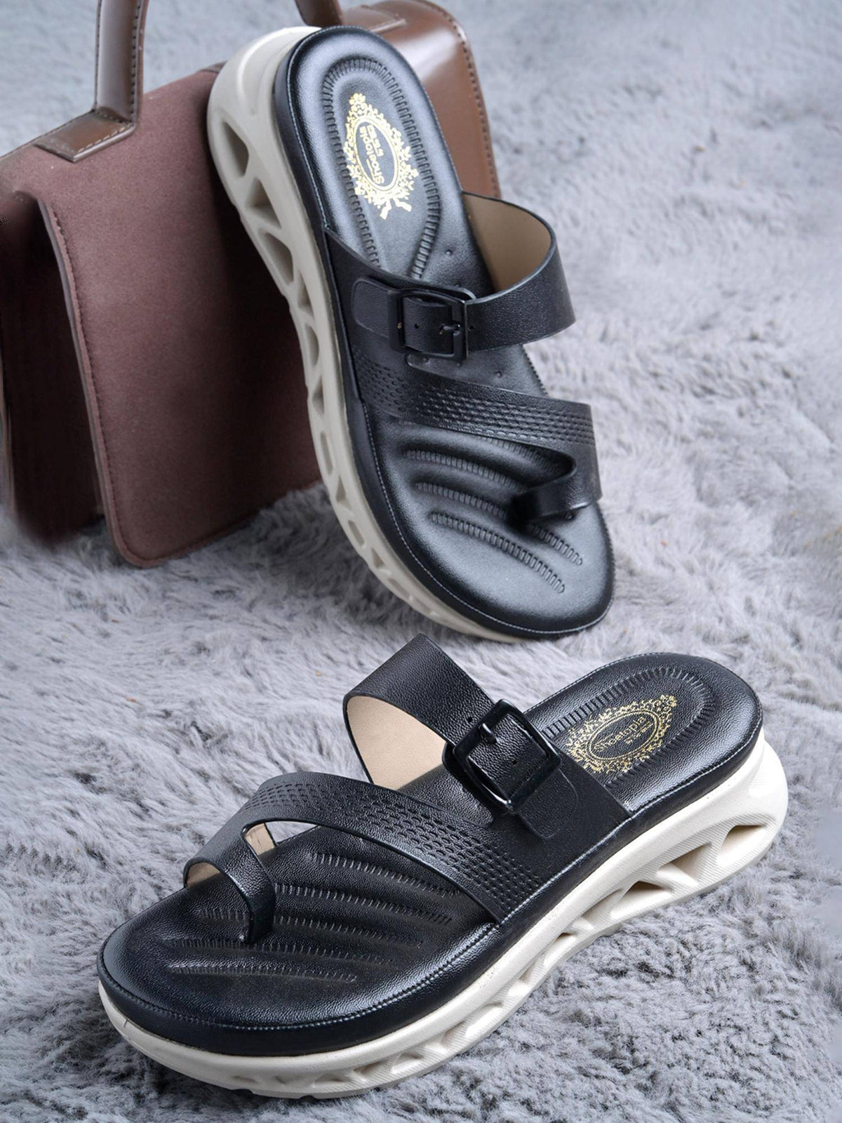 Women Black Comfort Orthopaedic Toe-Loop Sandals | SD89 - view 5