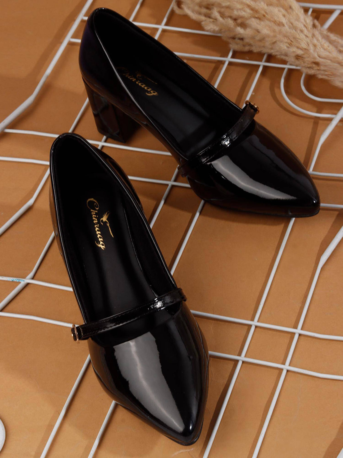 Black Synthetic Pointed Toe Tpr Pair Of Pumps | H78 - view 1
