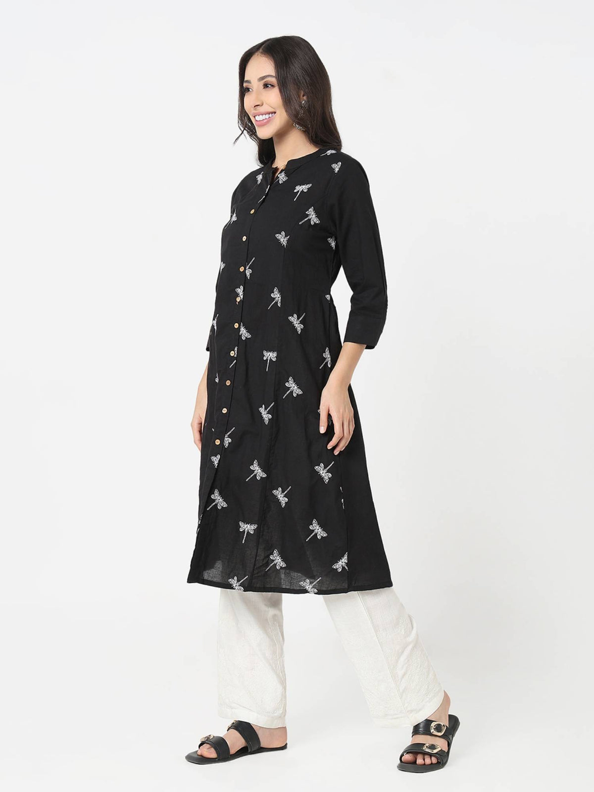Women Black Cotton Mandarin Neck Kurta | FY93 - view 3