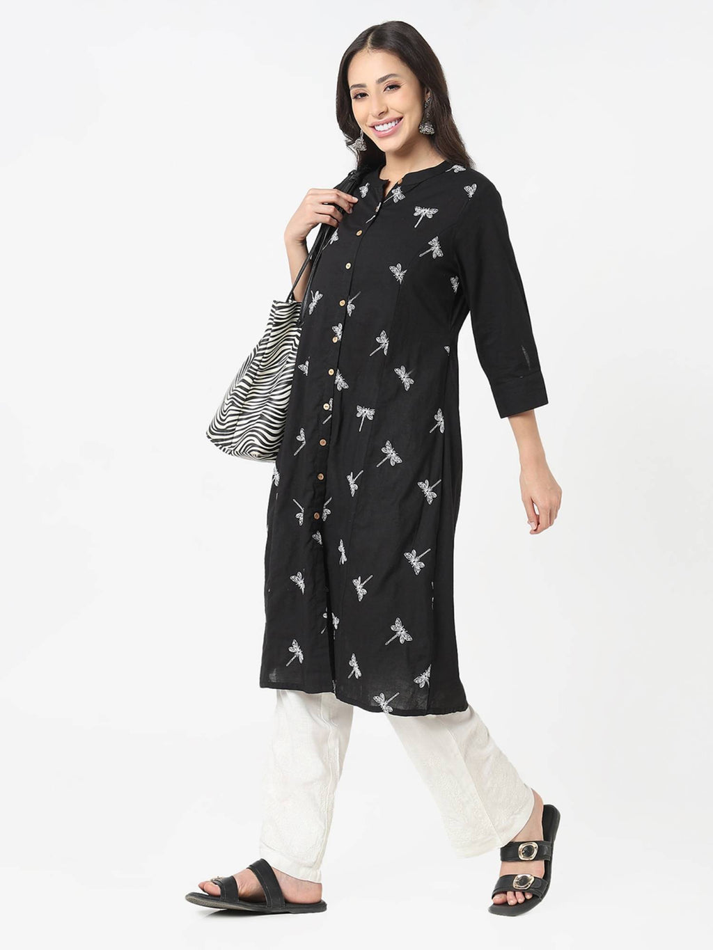 Women Black Cotton Mandarin Neck Kurta | U3S - view 6