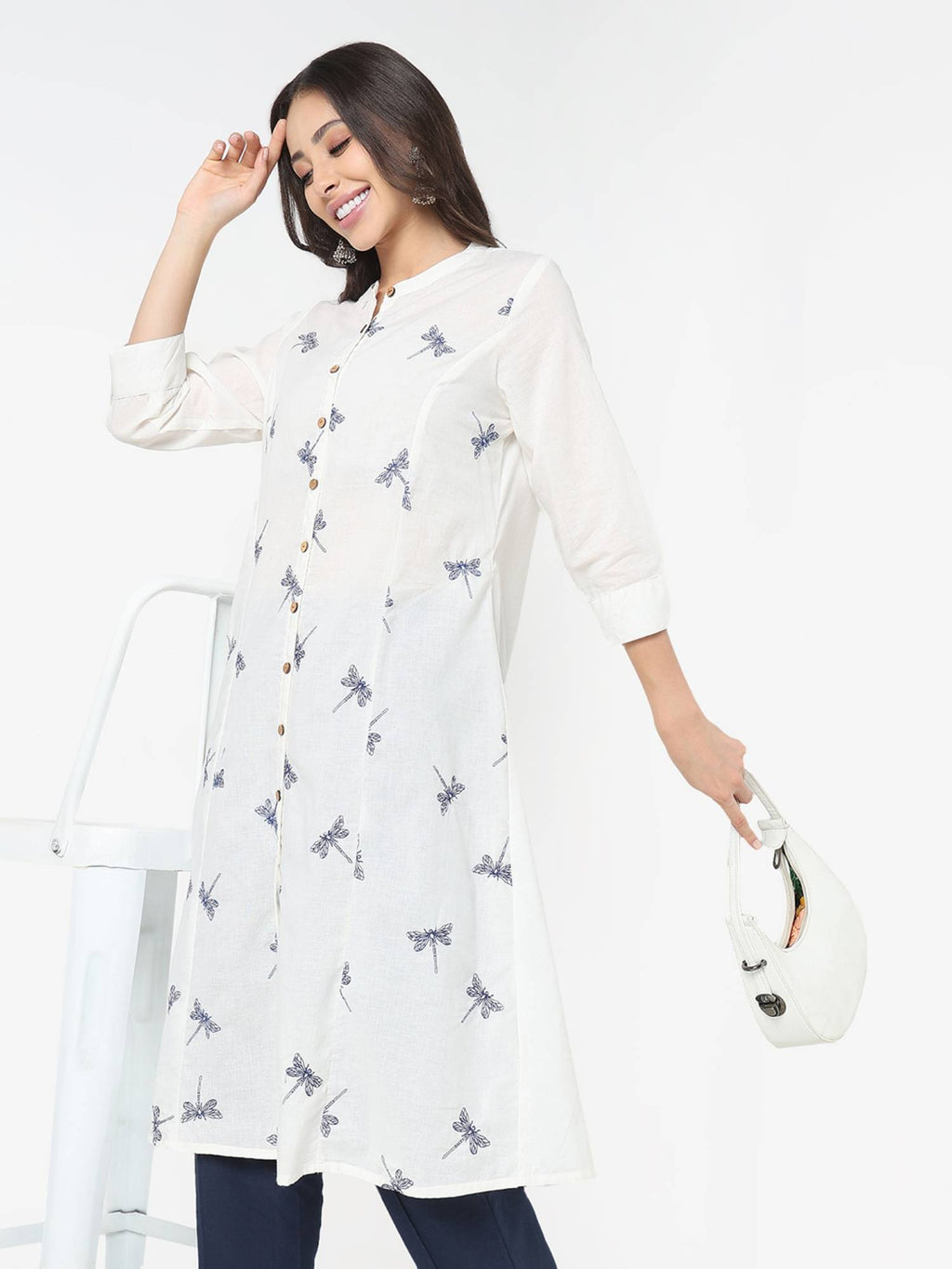 Women Black Cotton Mandarin Neck Kurta | FY93 - view 8