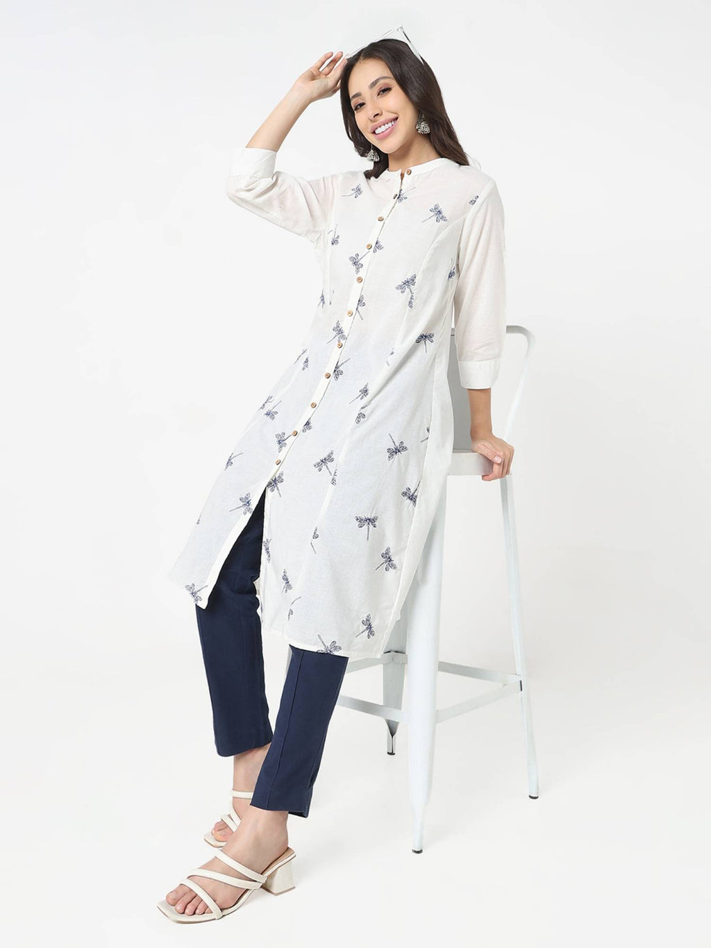Women Black Cotton Mandarin Neck Kurta | FY93 - view 12