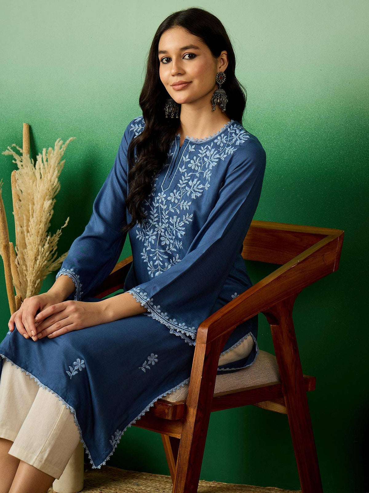 Blue Embroidered Flared Sleeves Chikankari Straight Kurta | U3S - view 5