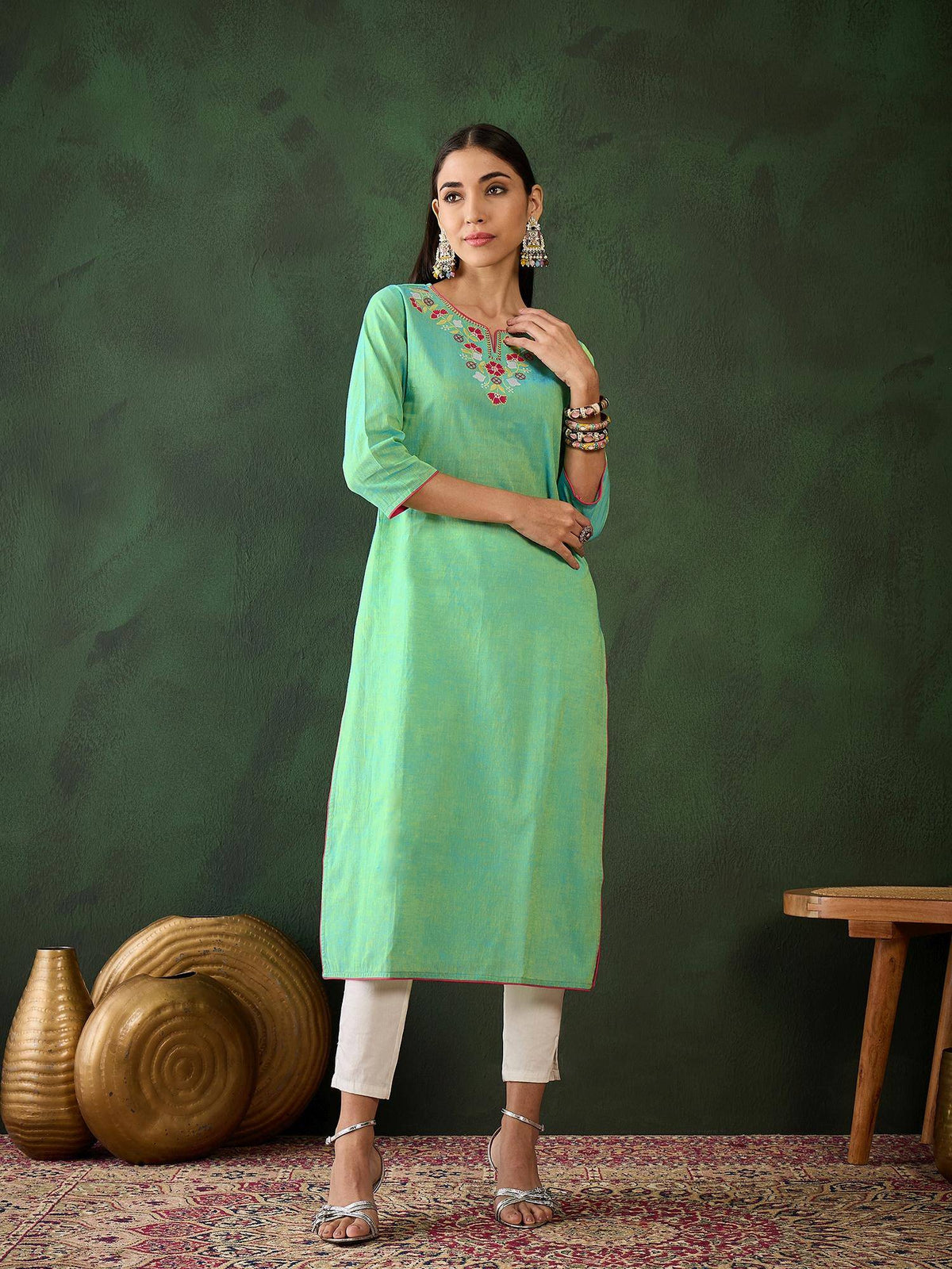 Magenta Floral Embroidered Thread Work Pure Cotton Kurta | FY93 - view 25
