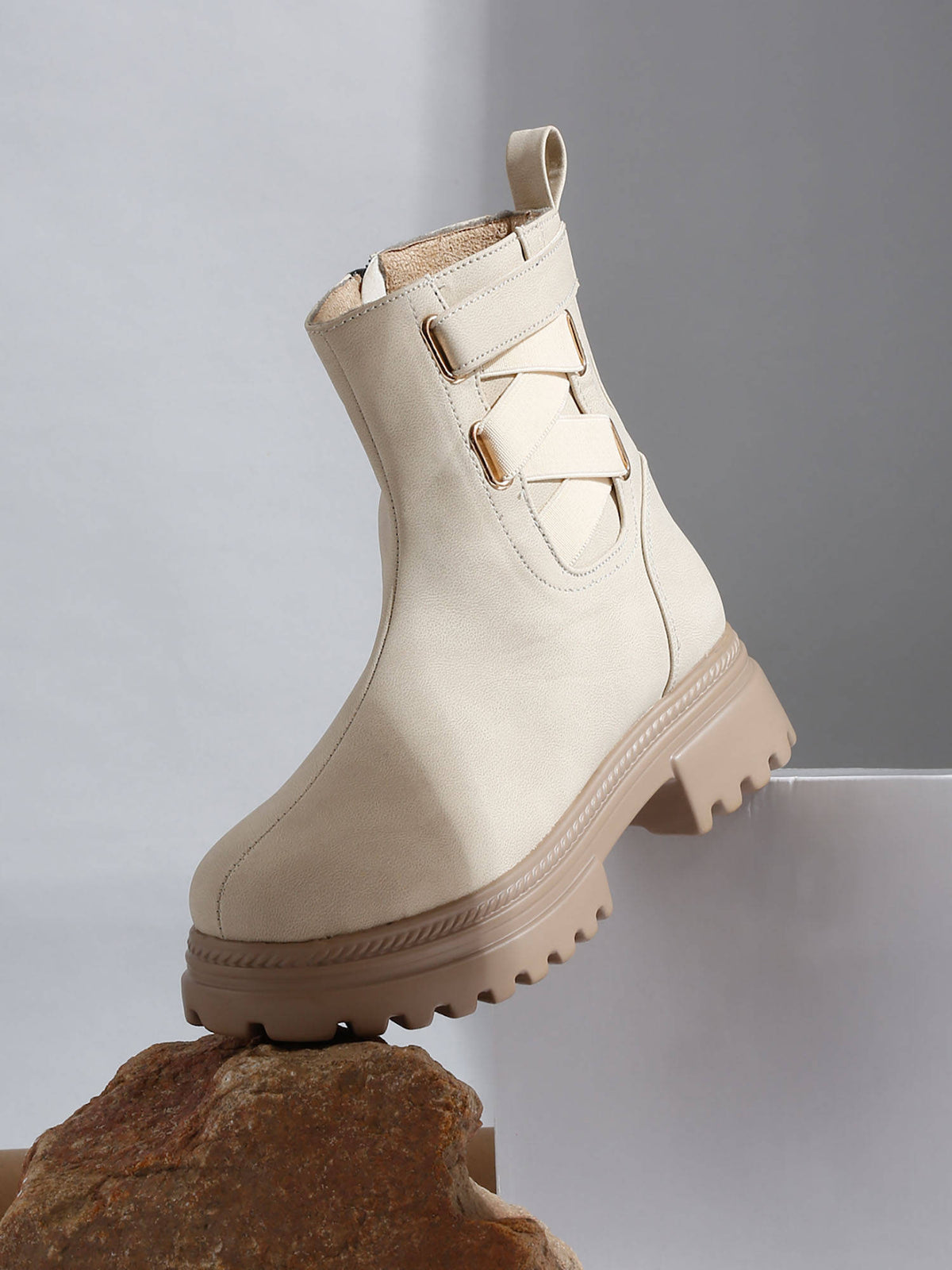 Cream Casual Round Toe Block Heeled Boots | BT61 - view 1
