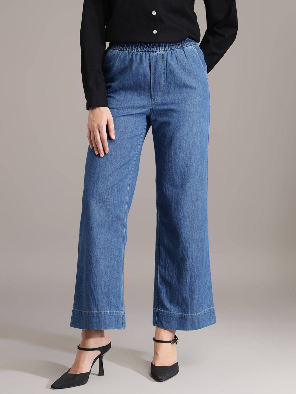 Women Blue Solid Straight Fit Jeans | ST23 - view 1