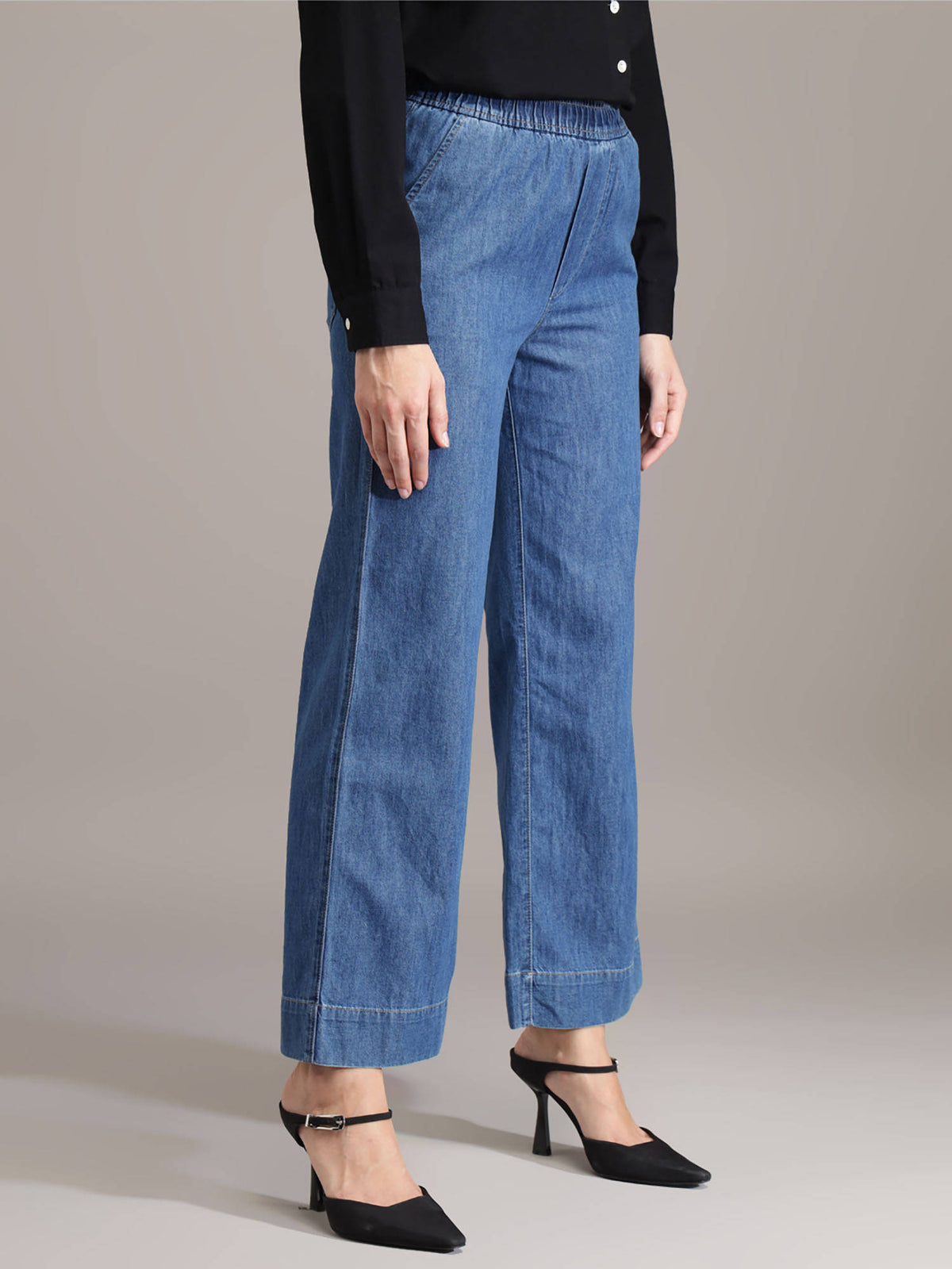 Women Blue Solid Straight Fit Jeans | ST23 - view 3