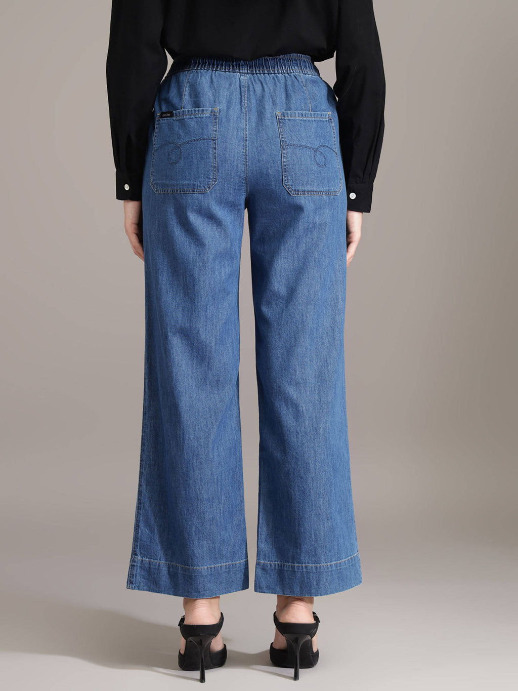Women Blue Solid Straight Fit Jeans | ST23 - view 4