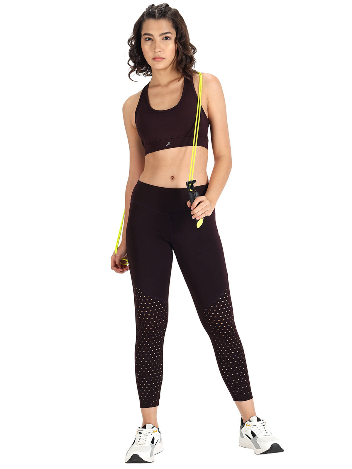 Women Black Solid Non-Wired Lightly Padded Workout Bra | sb09 - view 34