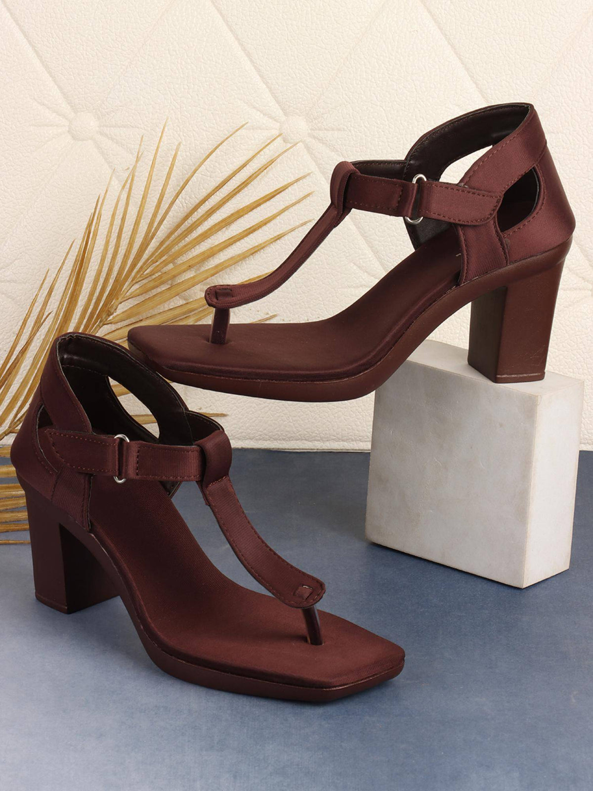 Womens Brown Strap Elegant Toe-Ring Block Sandal Heels | H78 - view 7