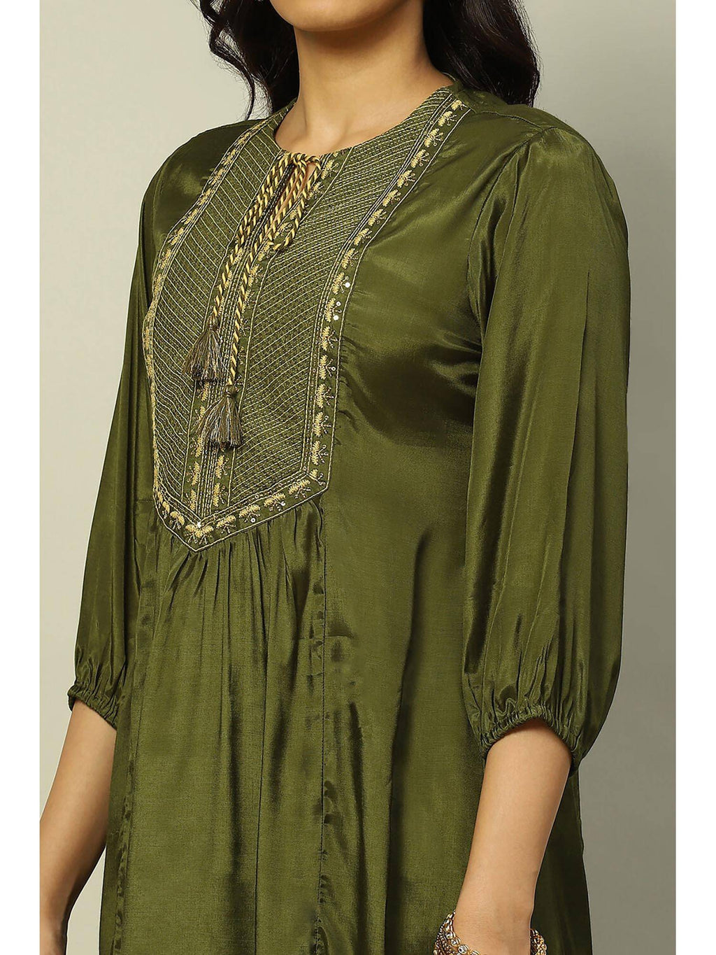 Women Green Solid Viscose Gathered Kurta | FY93 - view 2