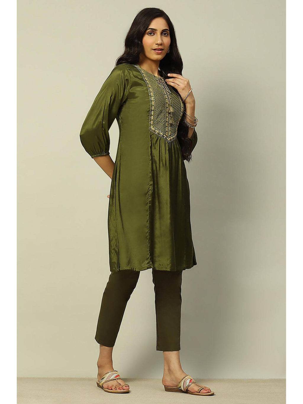 Women Green Solid Viscose Gathered Kurta | FY93 - view 5