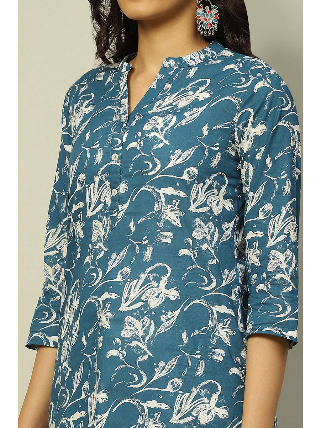 Women Blue Floral Printed Cotton Straight Fit Kurta | FY93 - view 2