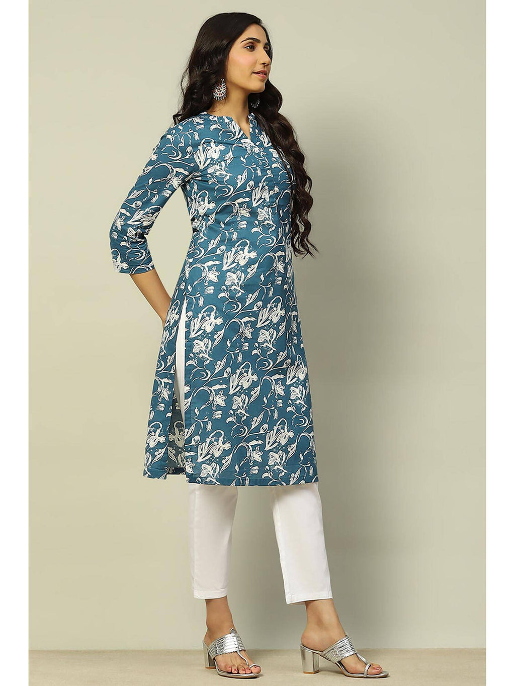 Women Blue Floral Printed Cotton Straight Fit Kurta | FY93 - view 5