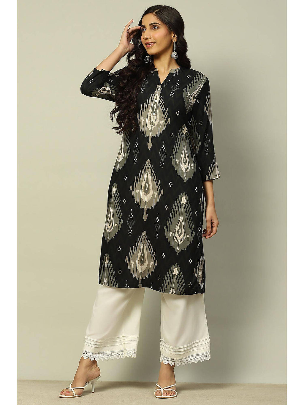 Women Black Printed Rayon Straight Fit Kurta | U3S - view 1