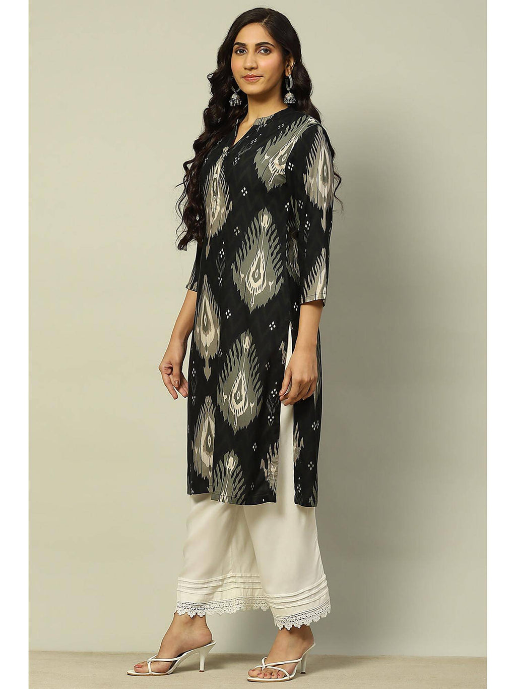 Women Black Printed Rayon Straight Fit Kurta | U3S - view 3