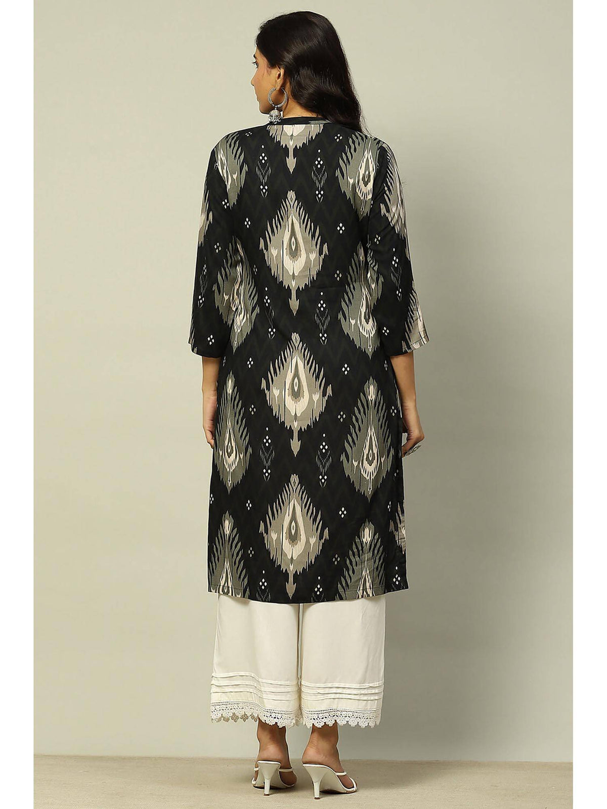 Women Black Printed Rayon Straight Fit Kurta | U3S - view 4