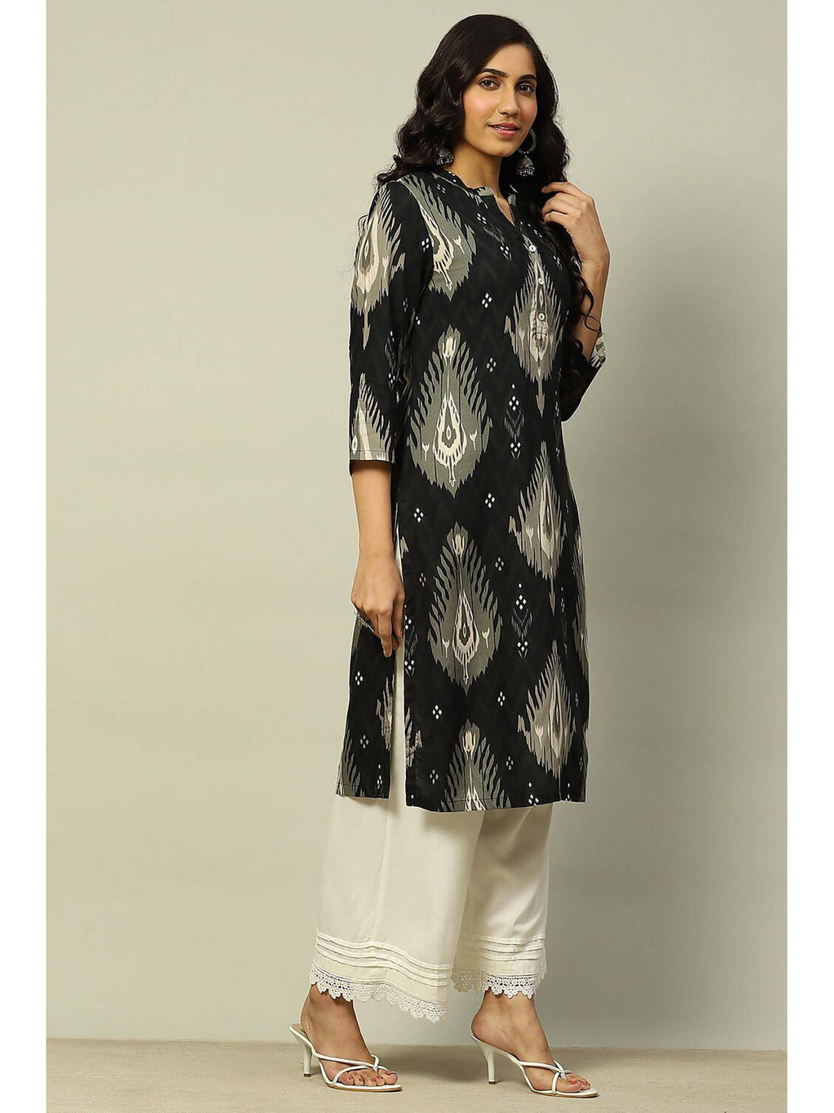 Women Black Printed Rayon Straight Fit Kurta | U3S - view 5