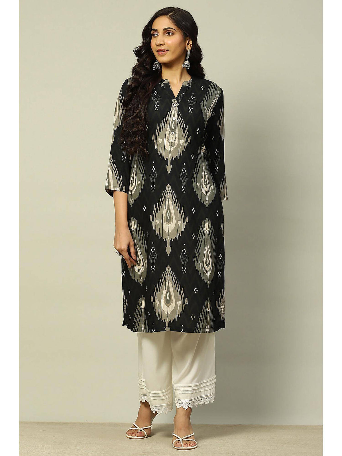 Women Black Printed Rayon Straight Fit Kurta | FY93 - view 6