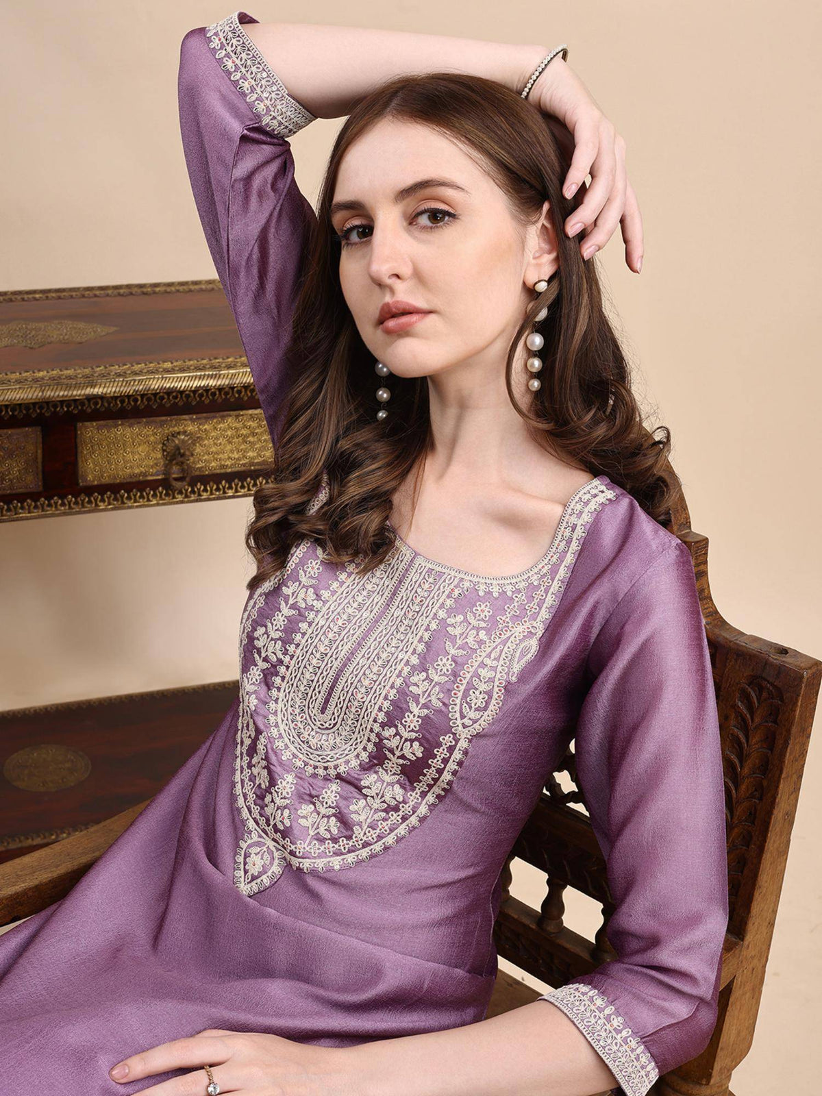 Women Lavender Silk Blend Embroidered Straight Kurta | KDG - view 2