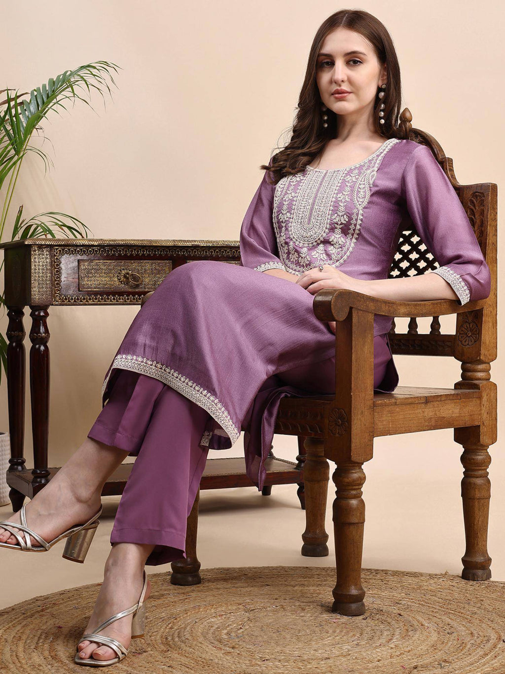 Women Lavender Silk Blend Embroidered Straight Kurta | KDG - view 3