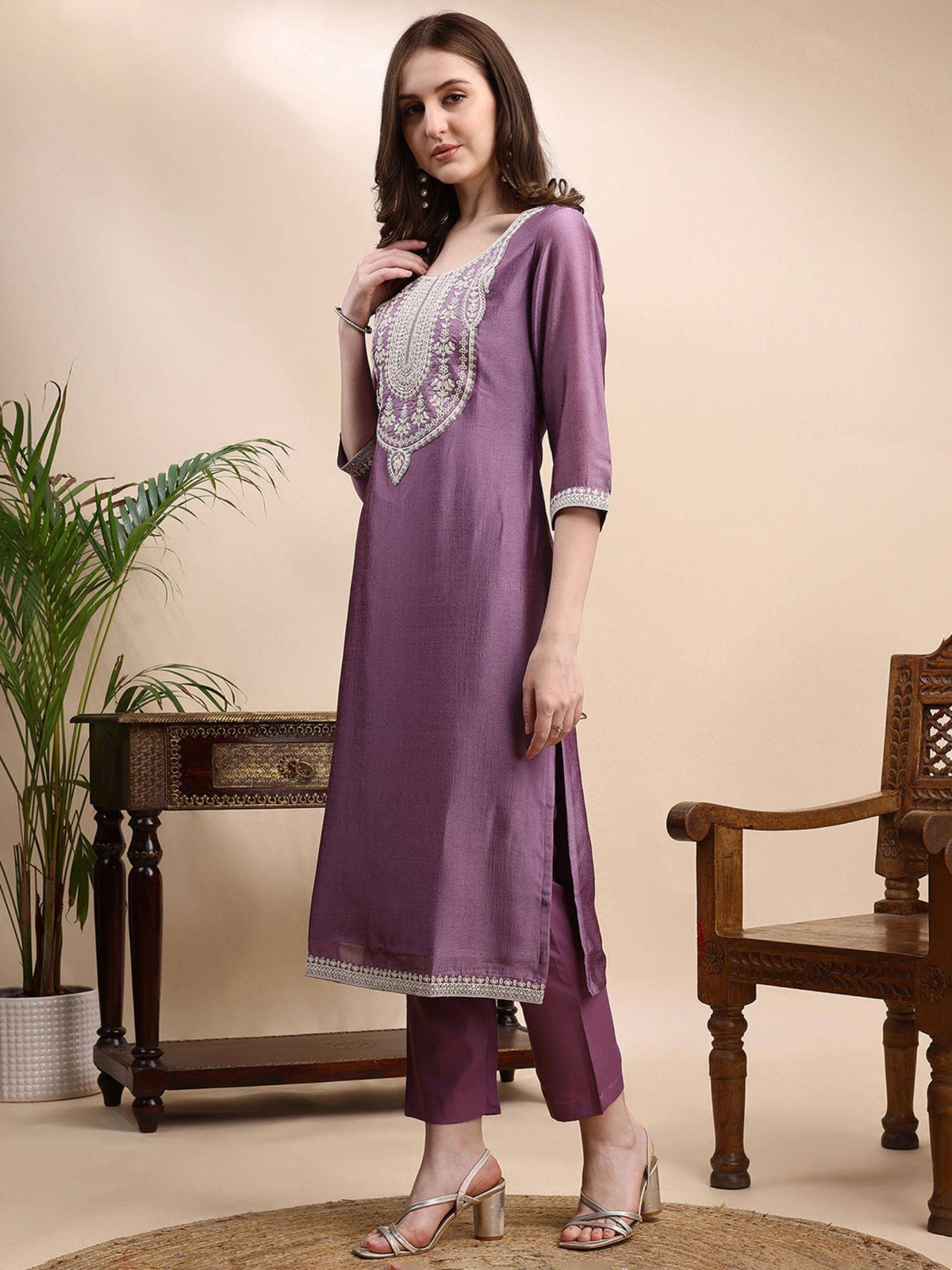 Women Lavender Silk Blend Embroidered Straight Kurta | KDG - view 6