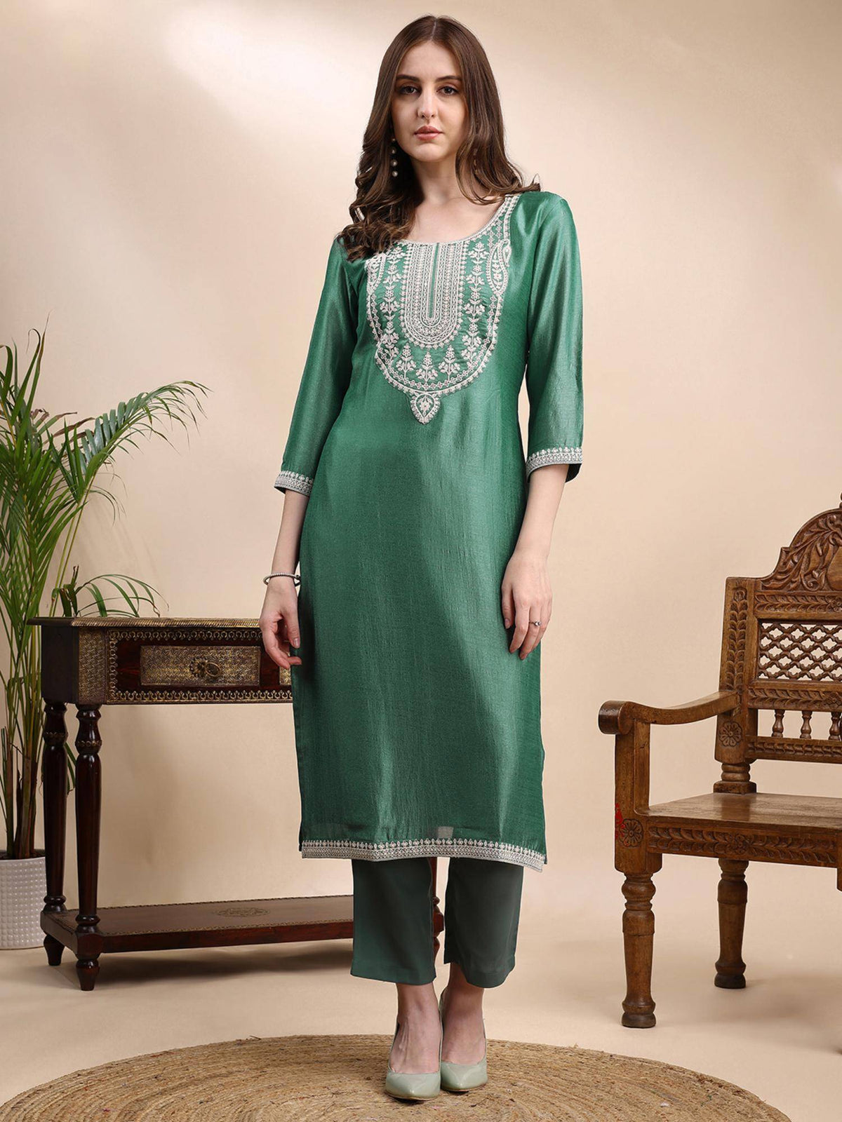 Women Lavender Silk Blend Embroidered Straight Kurta | KDG - view 8
