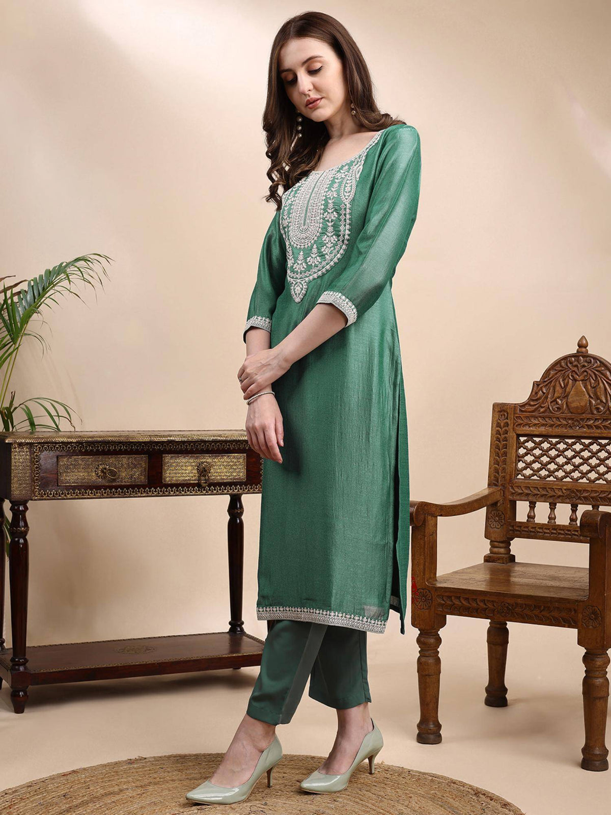 Women Lavender Silk Blend Embroidered Straight Kurta | KDG - view 13