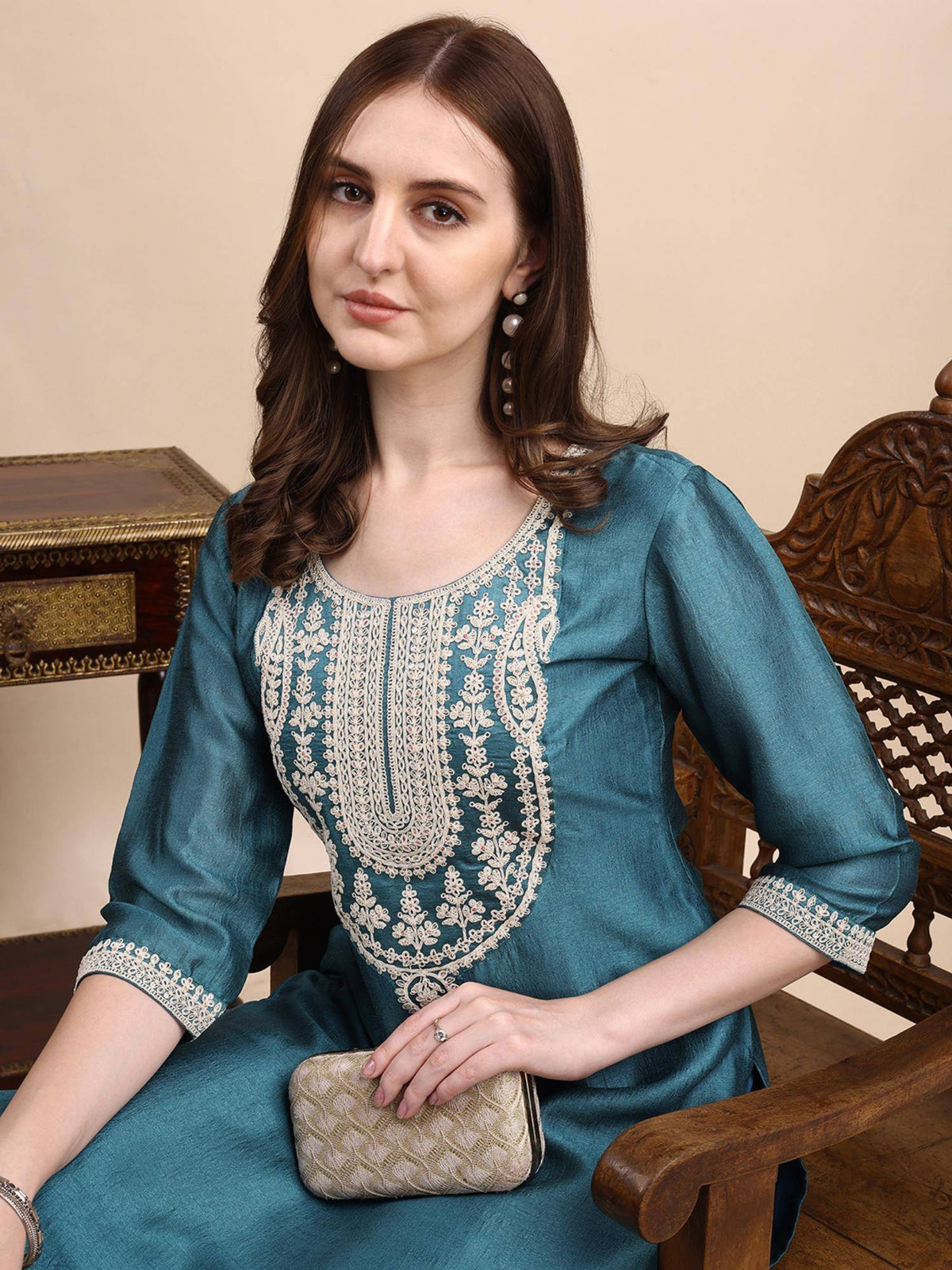 Women Lavender Silk Blend Embroidered Straight Kurta | KDG - view 16
