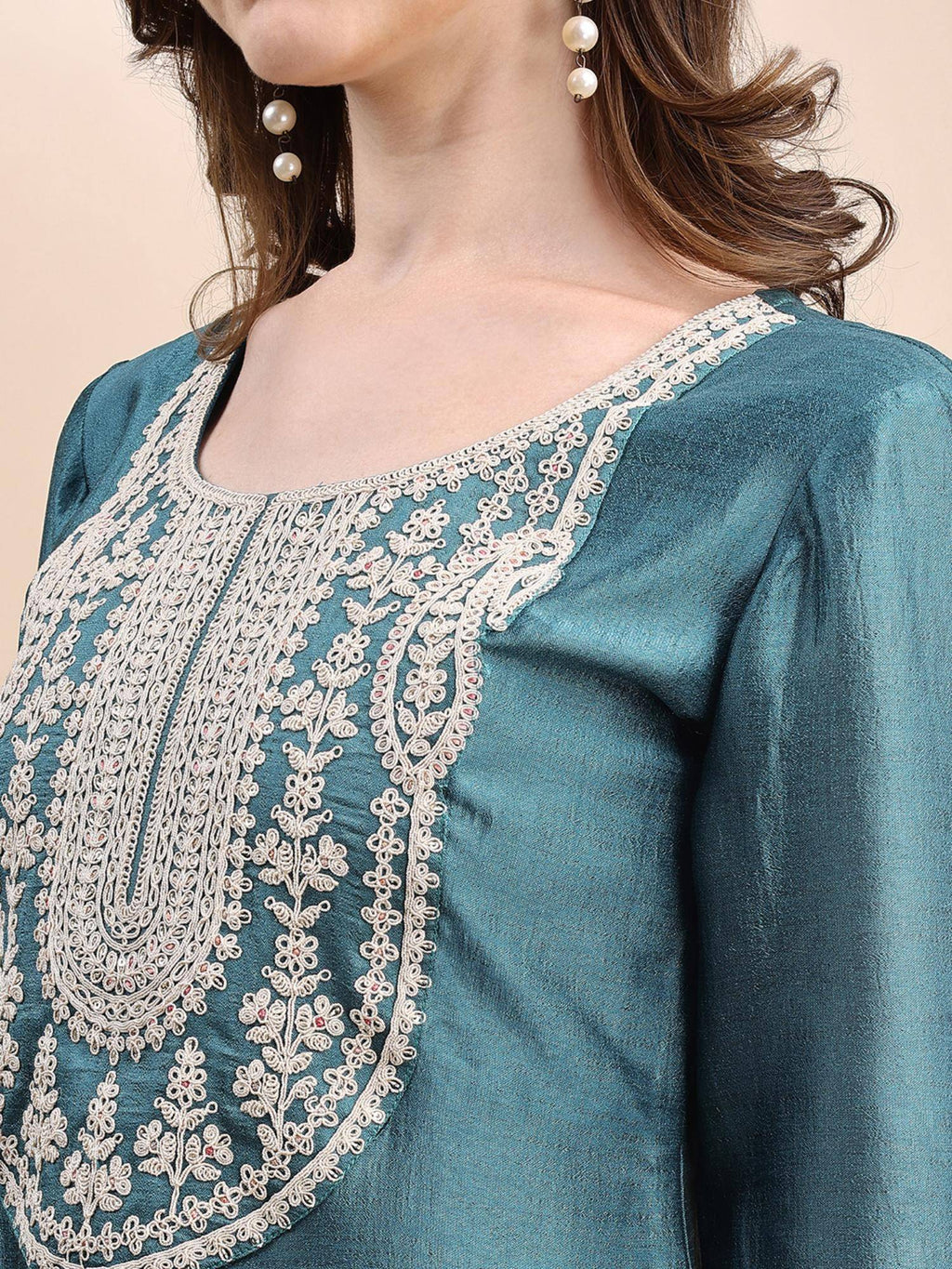 Women Lavender Silk Blend Embroidered Straight Kurta | KDG - view 17
