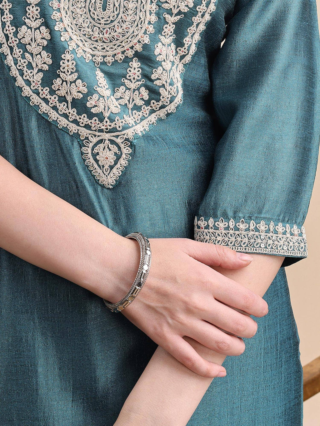 Women Lavender Silk Blend Embroidered Straight Kurta | KDG - view 18