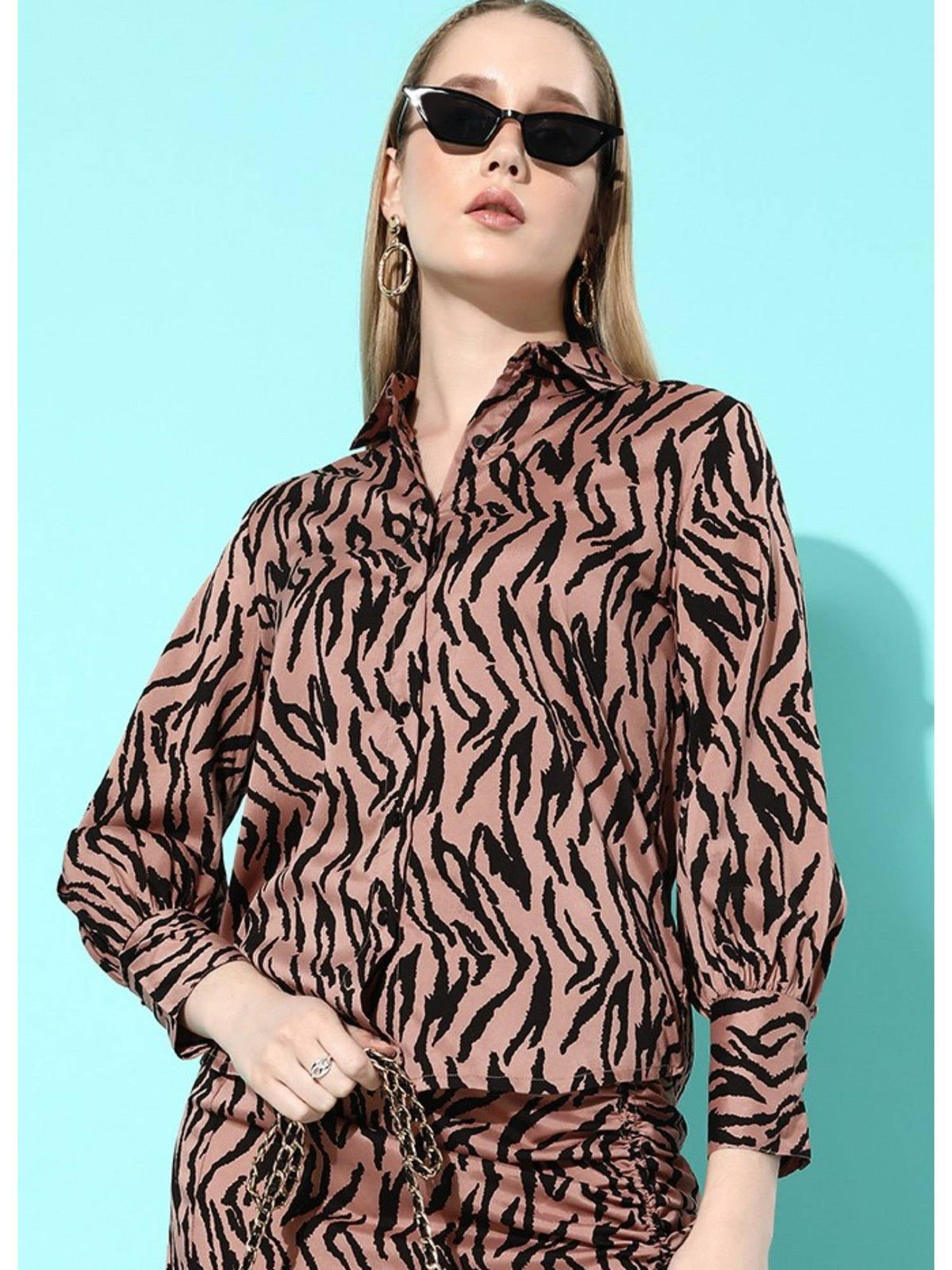 Women Green Comfort Tailored Fit Printed Casual Shirt | S67 - view 14