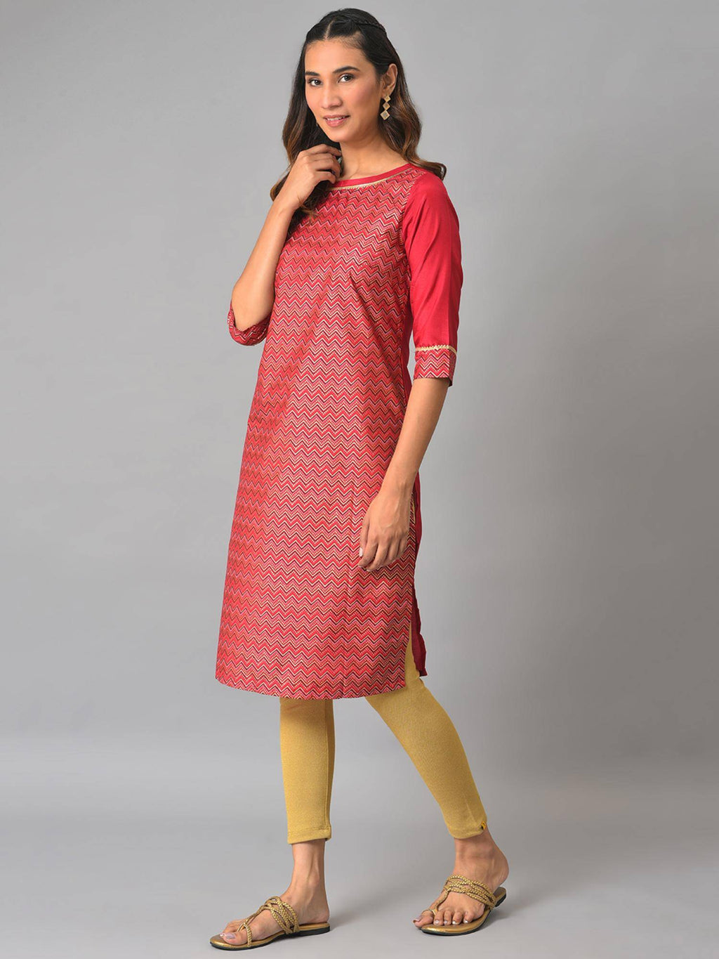 Red Printed Round Neck Kurta with Lace Detail | KDG - view 3