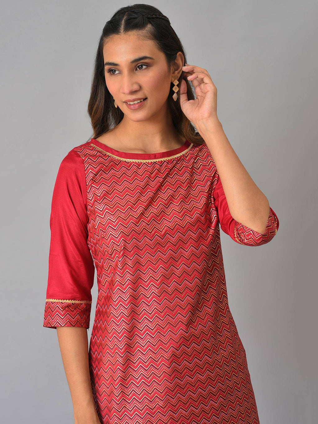 Red Printed Round Neck Kurta with Lace Detail | KDG - view 5