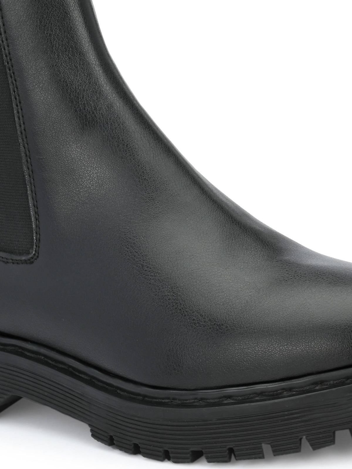 Black Solid Women's Chelsea Boots | BT61 - view 8