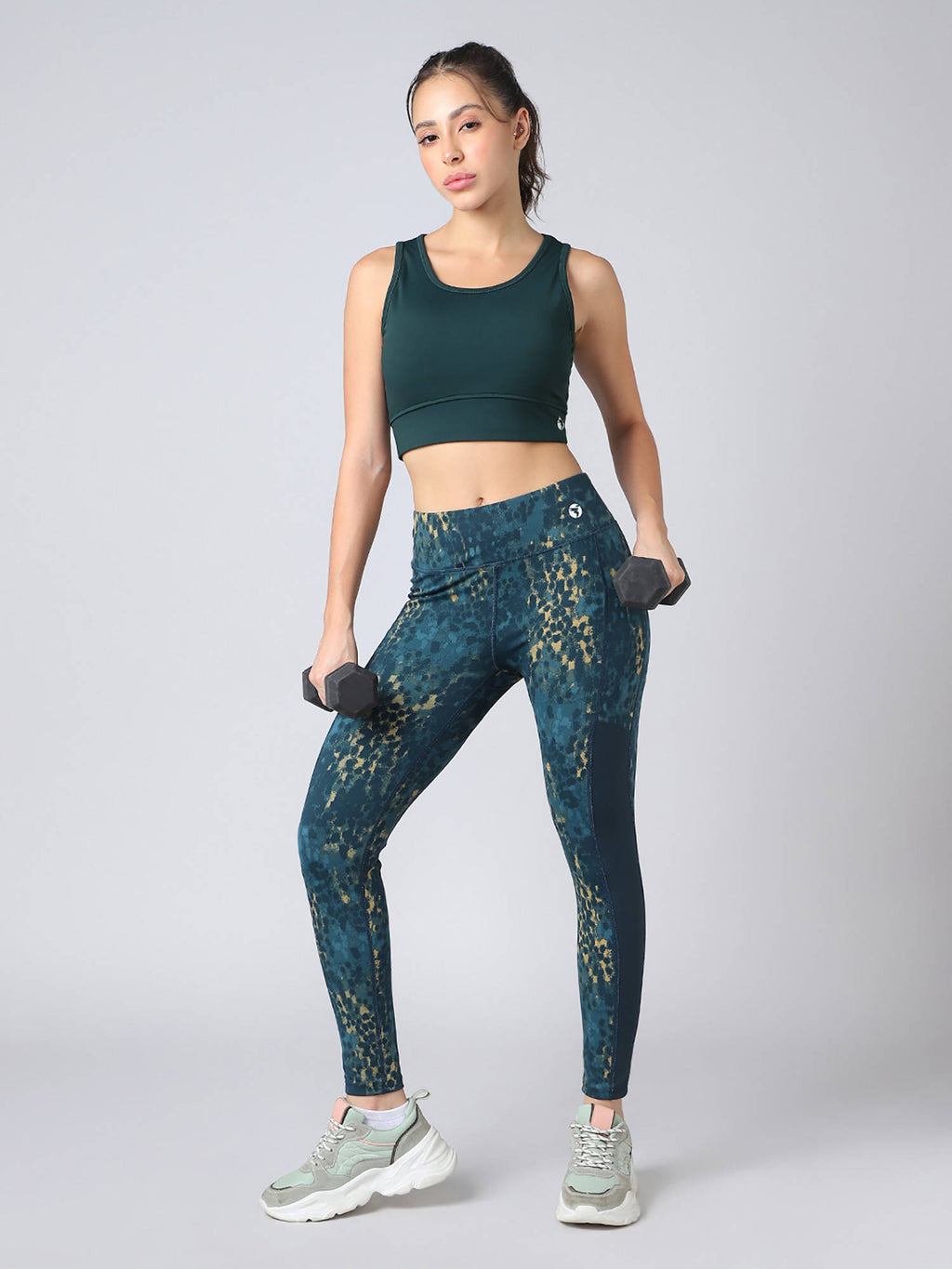 Women Slim Fit Scoop Neck Sports Bra With Elastic Plus Workout Support Black | sb09 - view 28