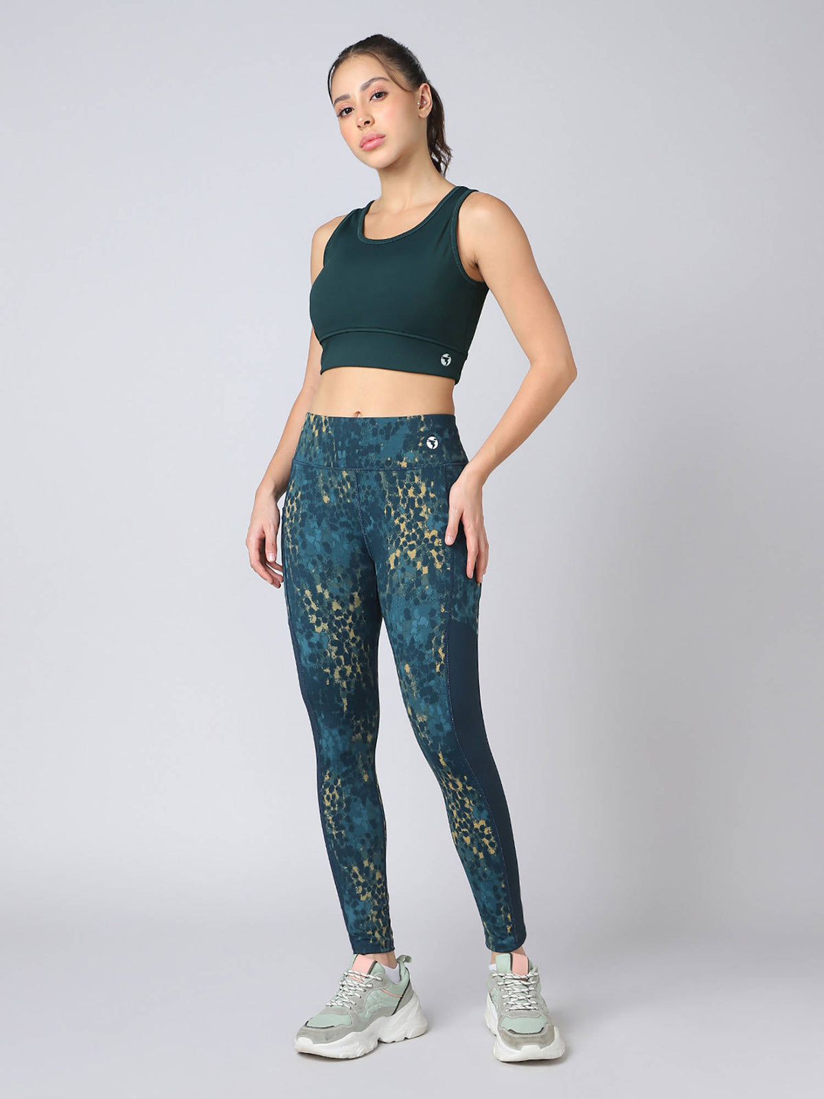 Women Slim Fit Scoop Neck Sports Bra With Elastic Plus Workout Support Black | sb09 - view 29