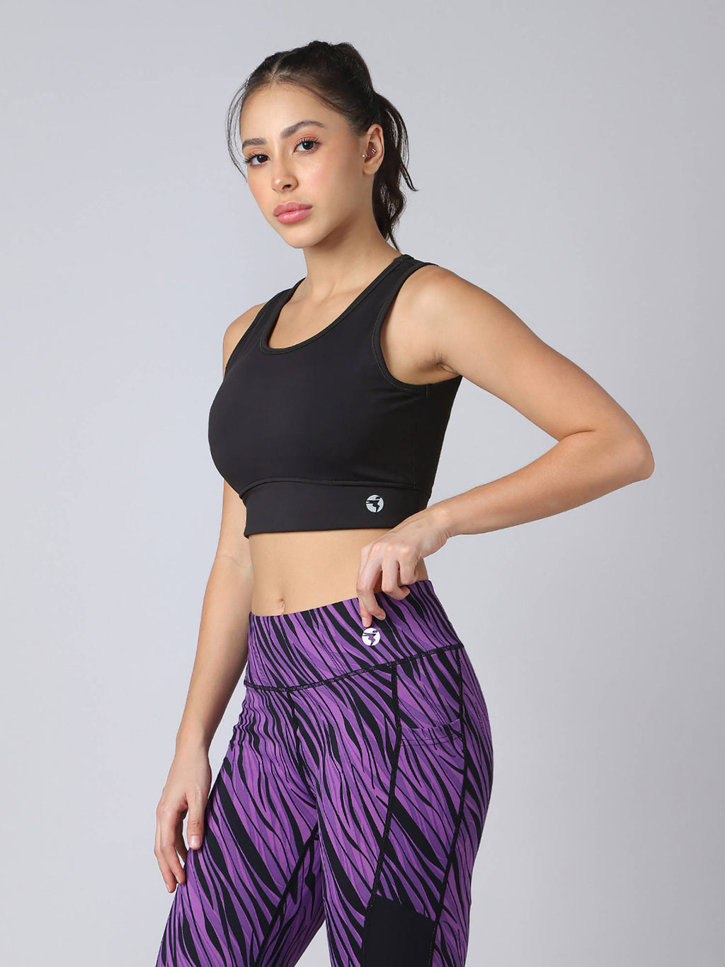 Women Slim Fit Scoop Neck Sports Bra With Elastic Plus Workout Support Black | sb09 - view 3