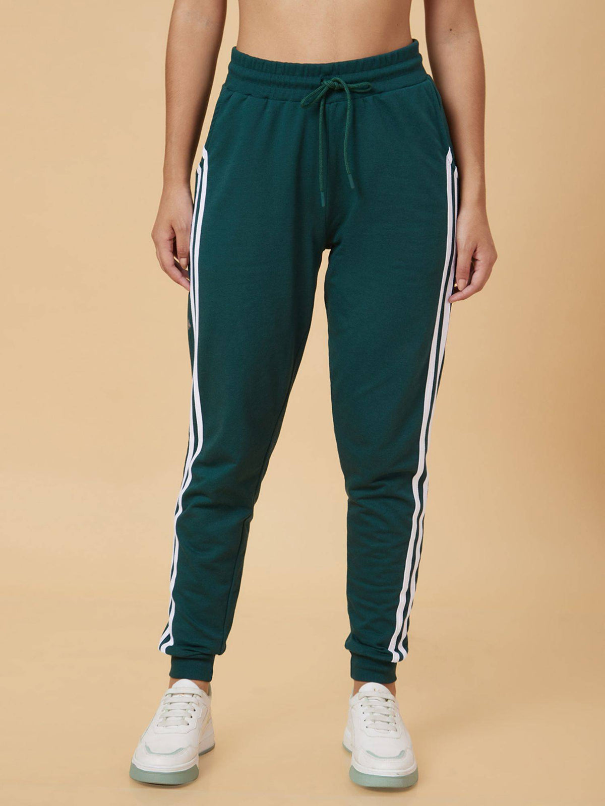 Women Green Regular Fit Jogger | WJ89 - view 1