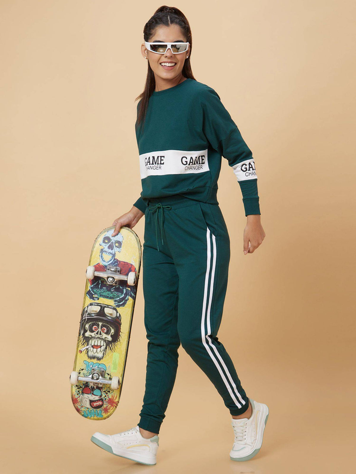 Women Green Regular Fit Jogger | WJ89 - view 2