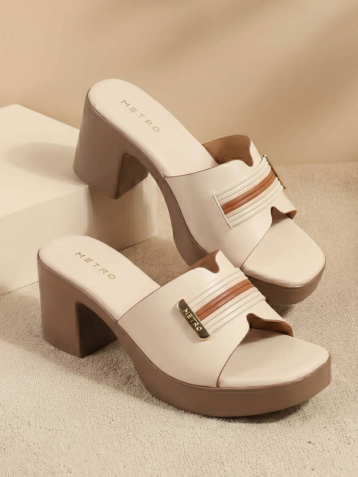 Women Black Casual Sandal Heels | H78 - view 9