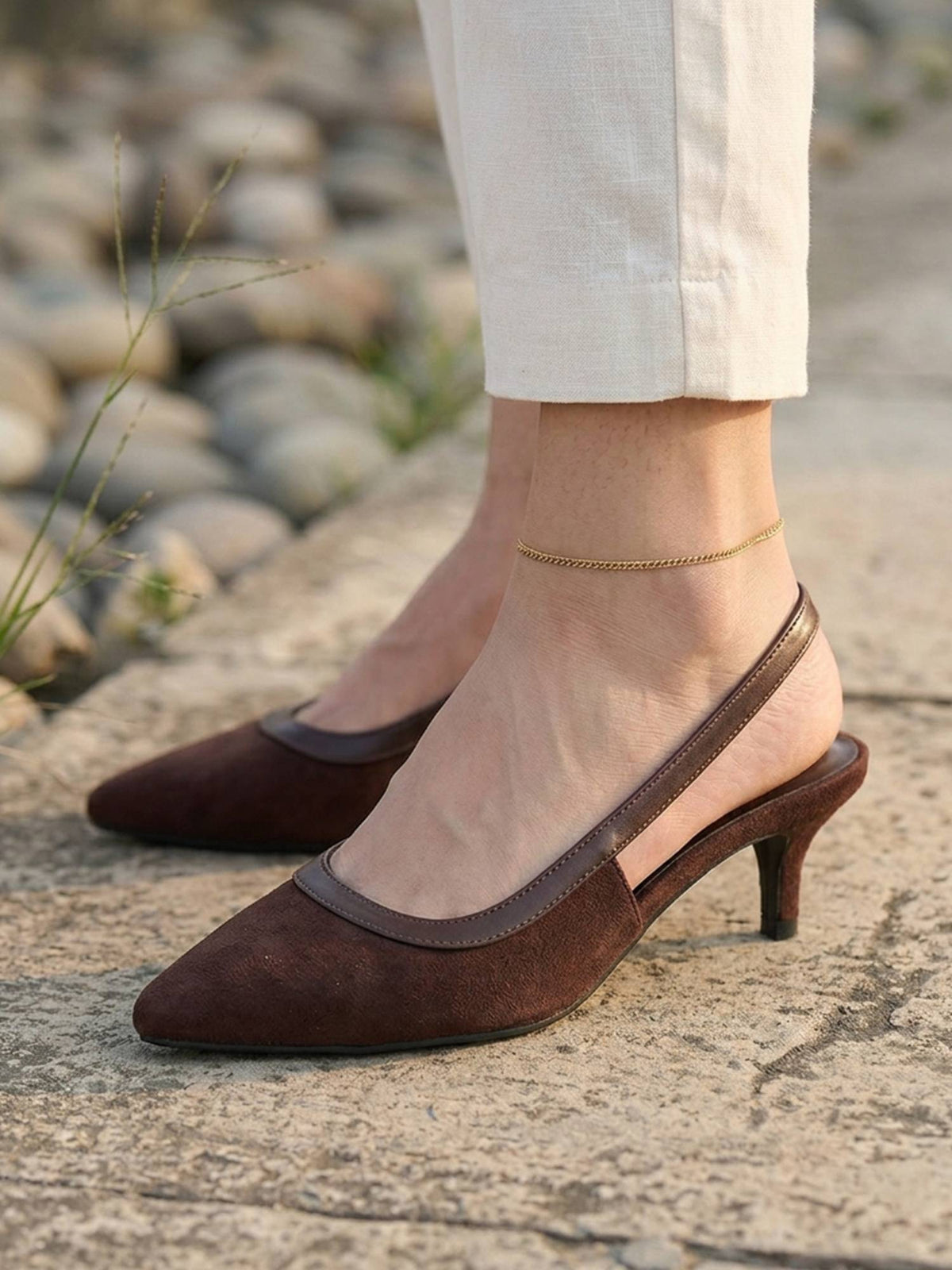 Women Pointed Toe Suede Slingback Kitten Sandal Heels - Brown | H78 - view 1
