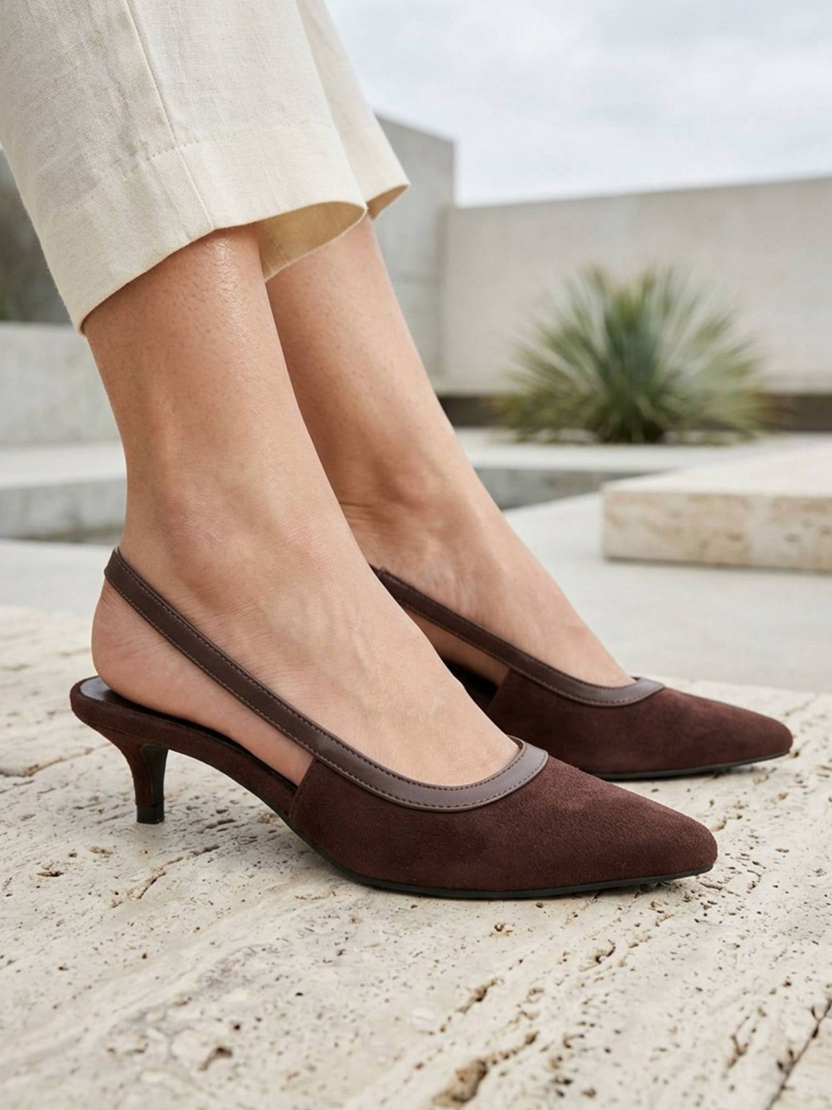 Women Pointed Toe Suede Slingback Kitten Sandal Heels - Brown | H78 - view 2