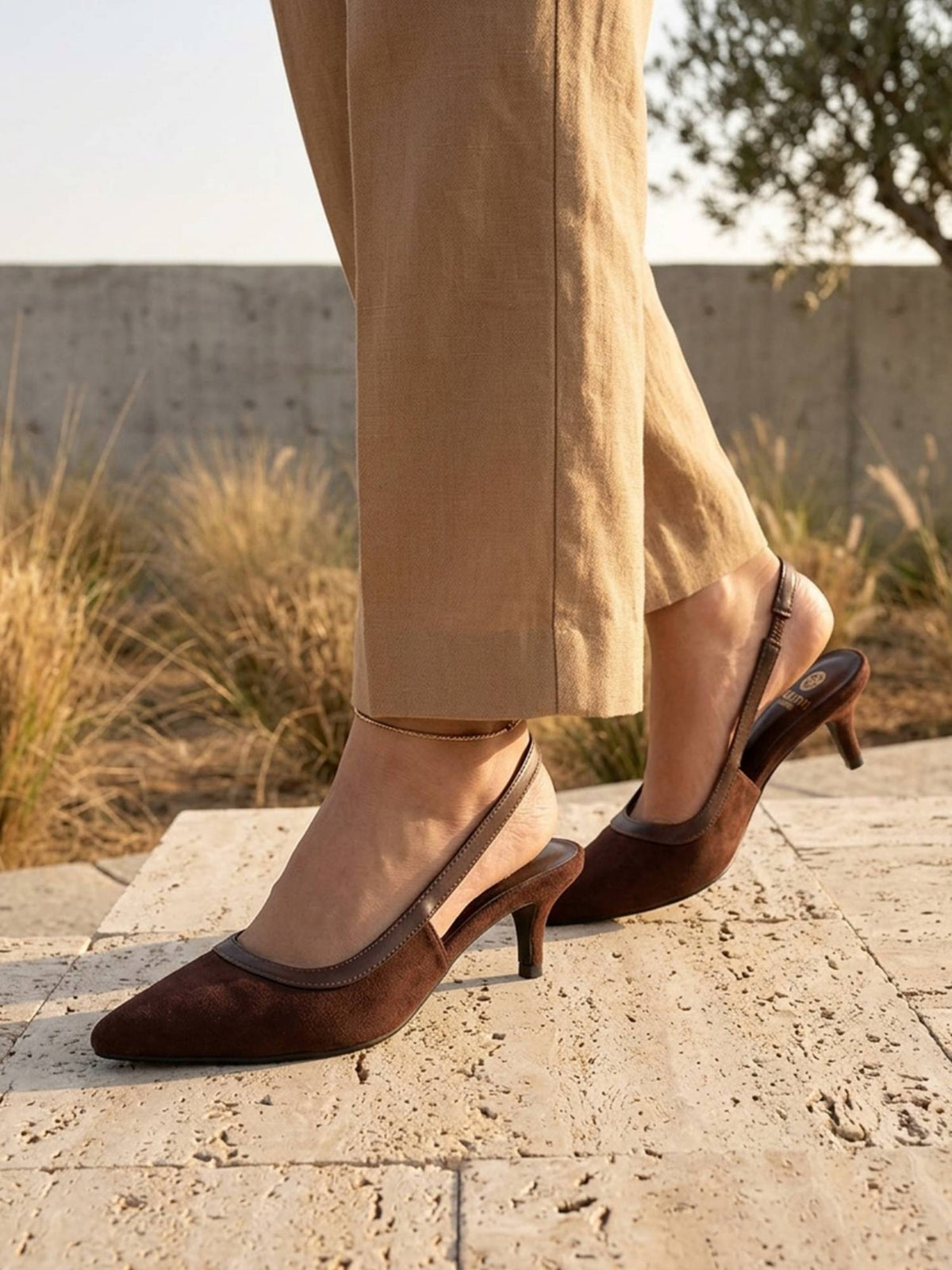Women Pointed Toe Suede Slingback Kitten Sandal Heels - Brown | H78 - view 4